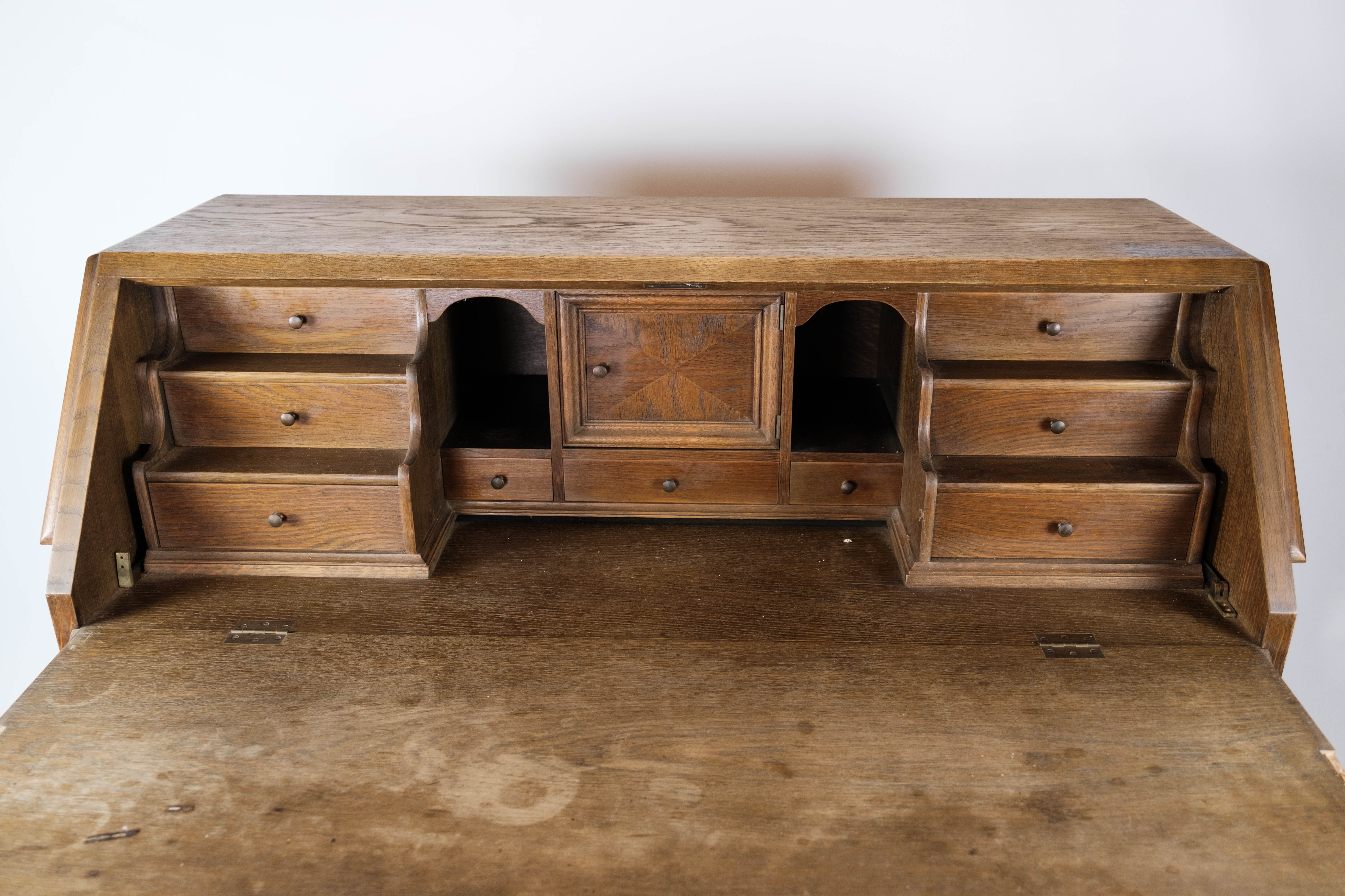 Bureau du chêne foncé, années 1940