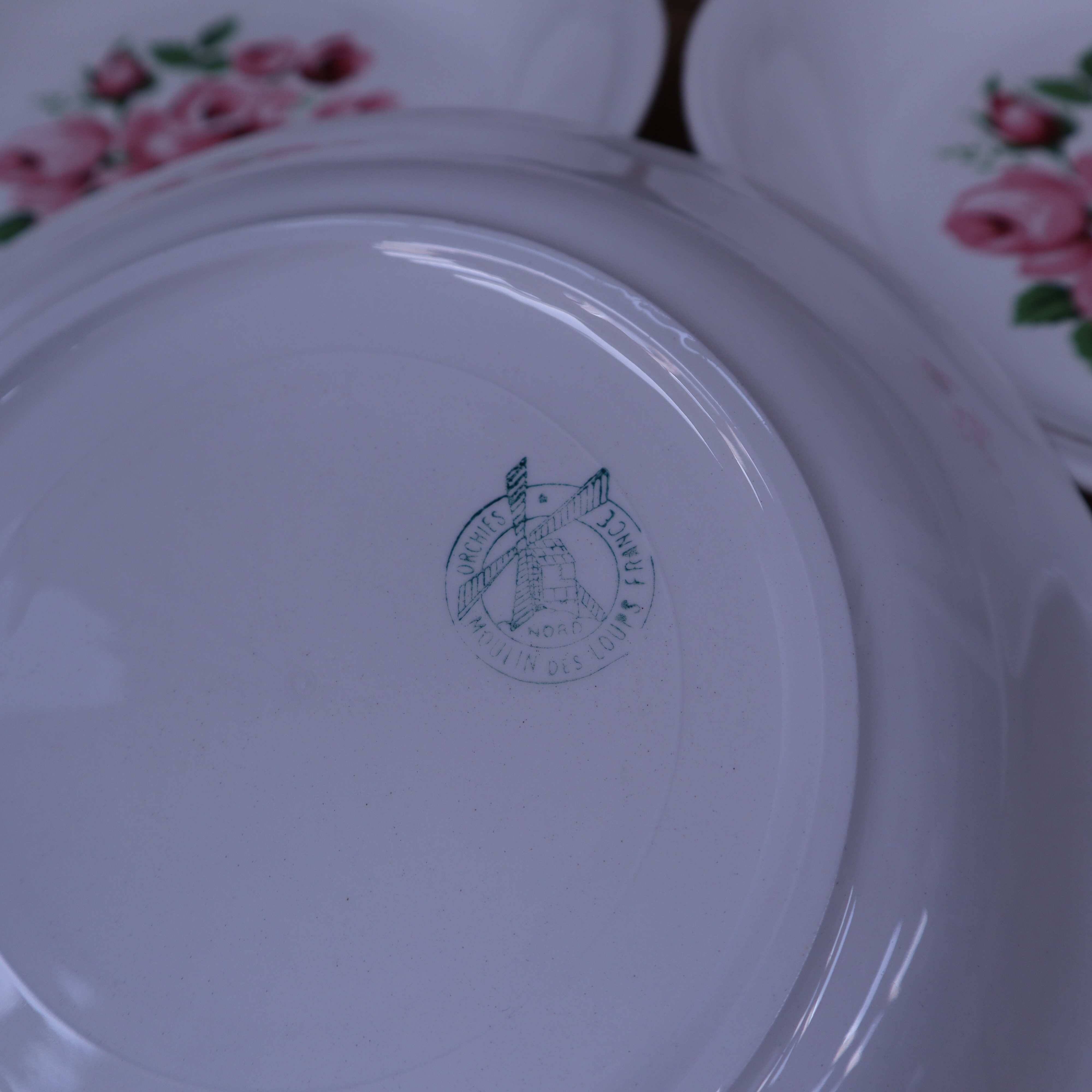 11 Moulin des Loups rose bouquet soup plates