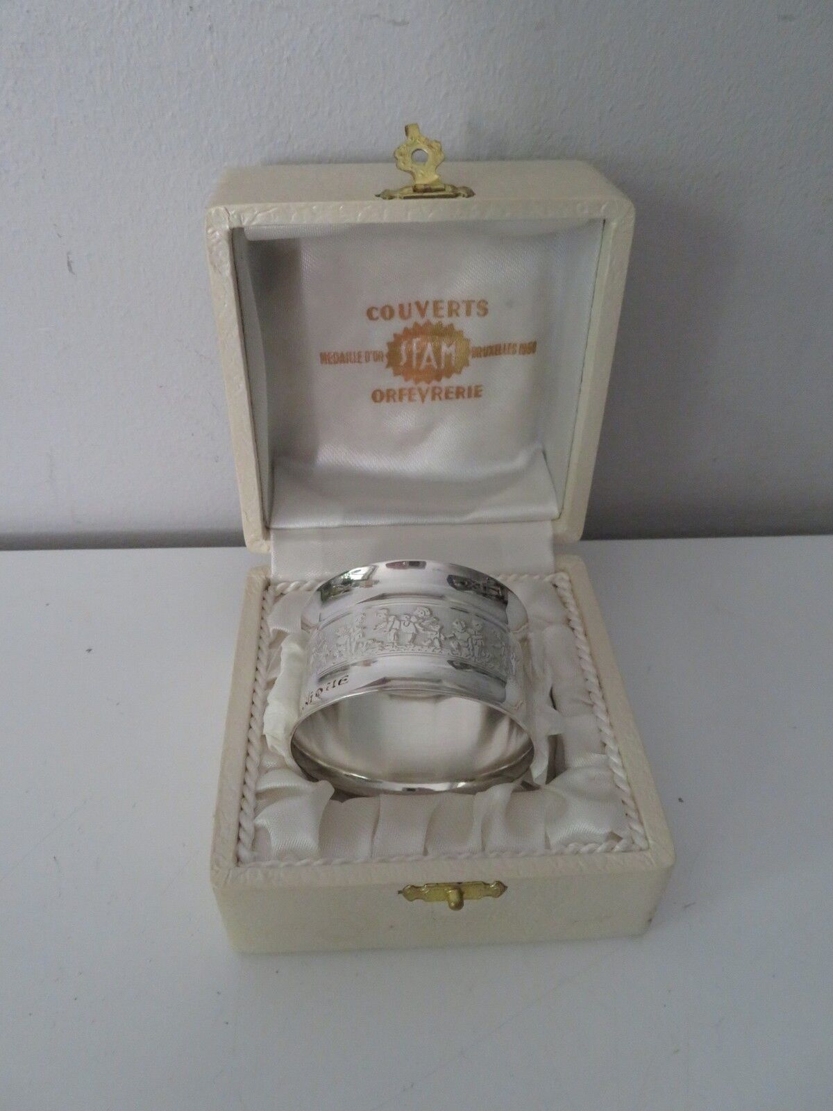 Towel ring birth 1963