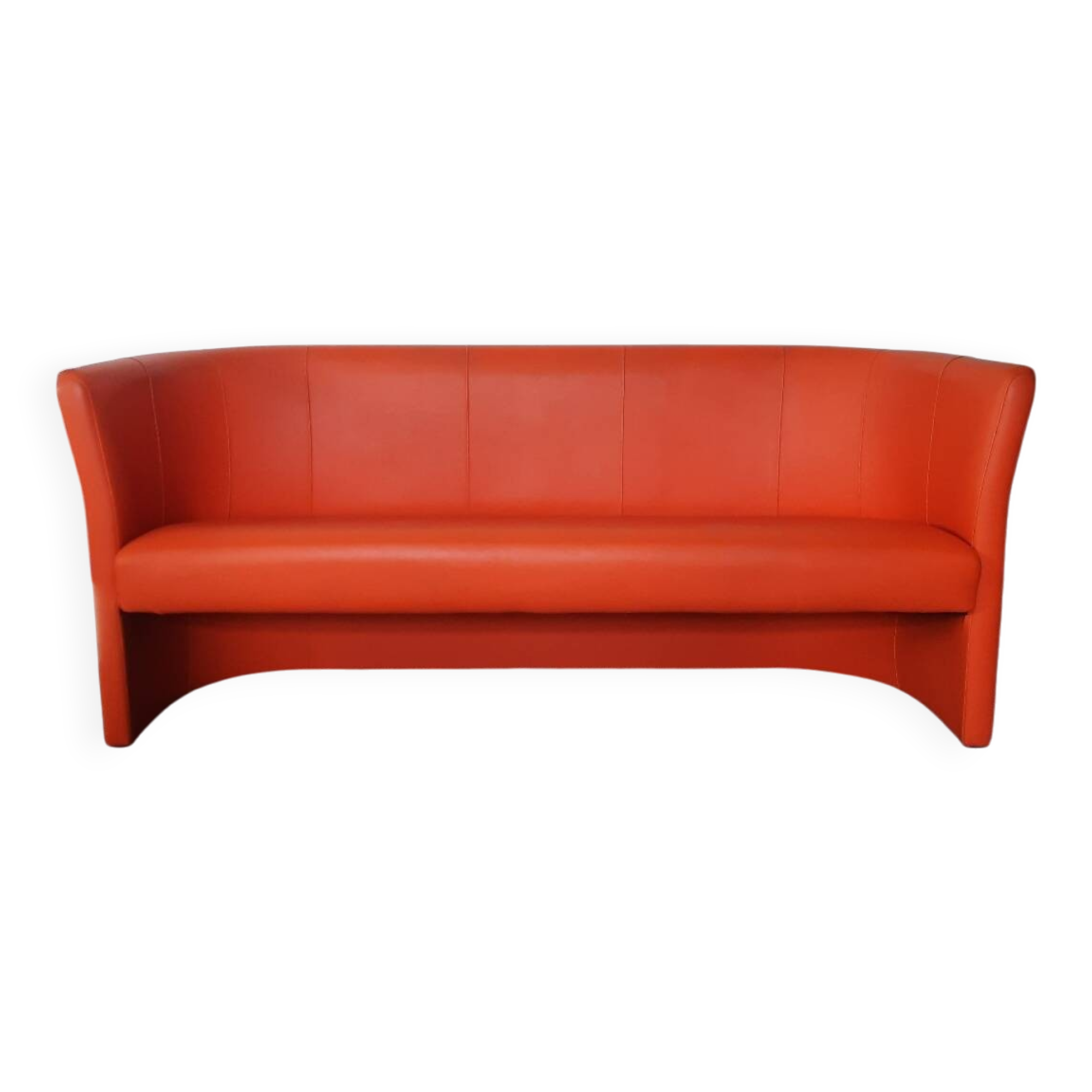 Curved vintage orange canapé with a pop spirit, seventies design piece.