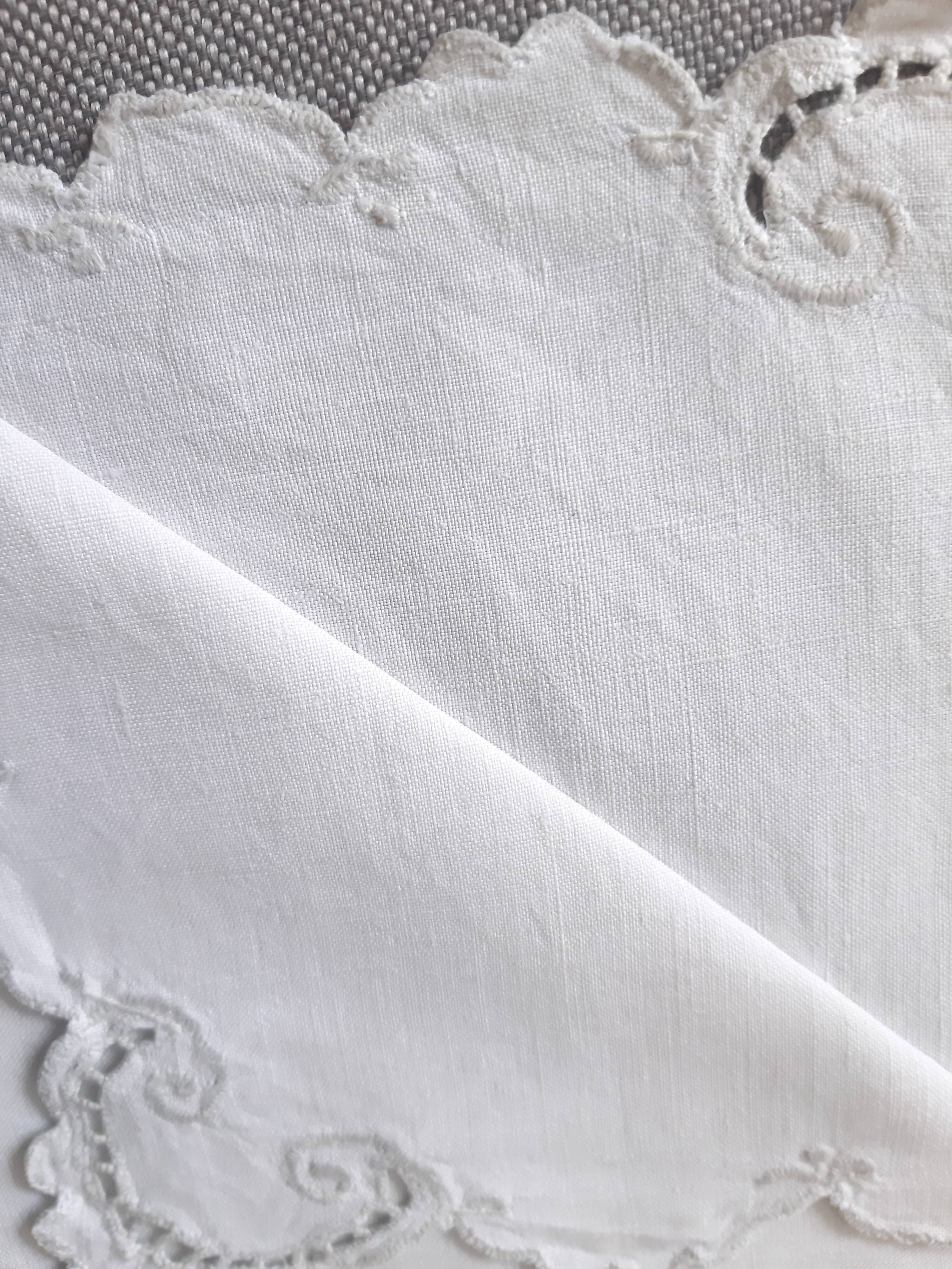 Towels/ 4 tea towels