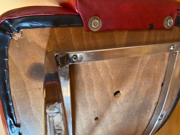 Paire de fauteuils vintage en simili cuir années 60/70