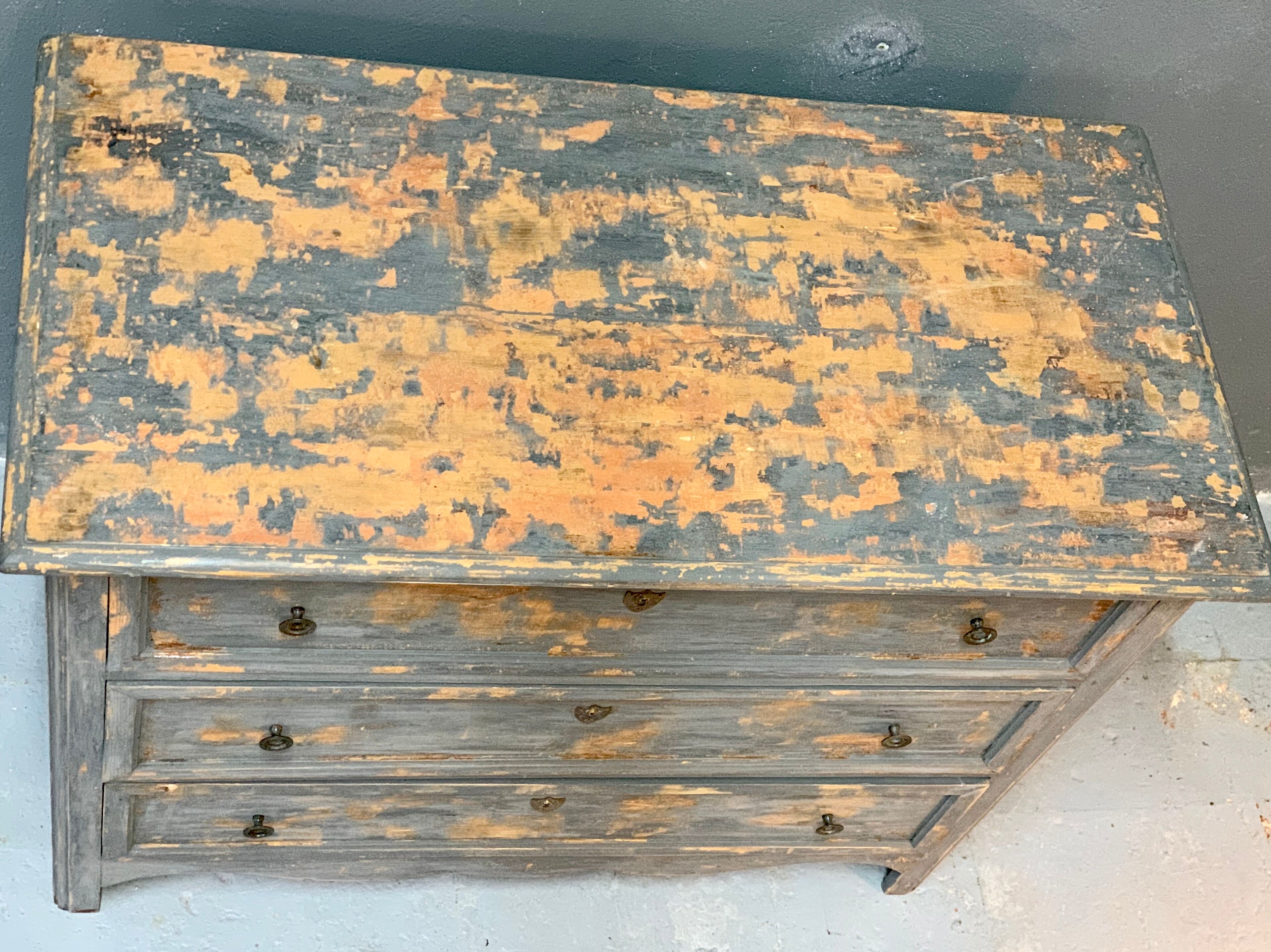 Dresser 1900 painted wood