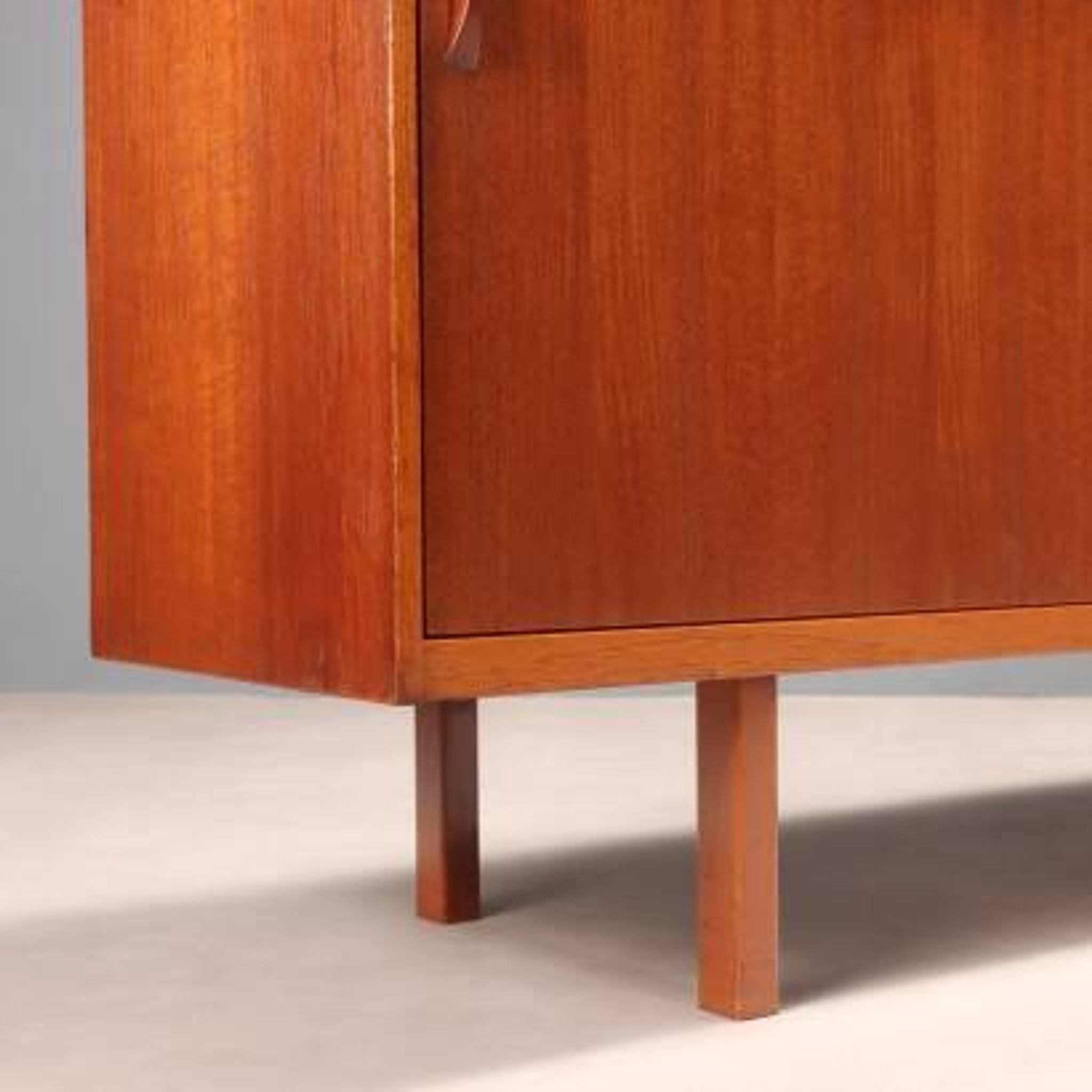 Buffet suédois Ulferts des années 1960