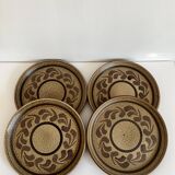 4 stoneware plates