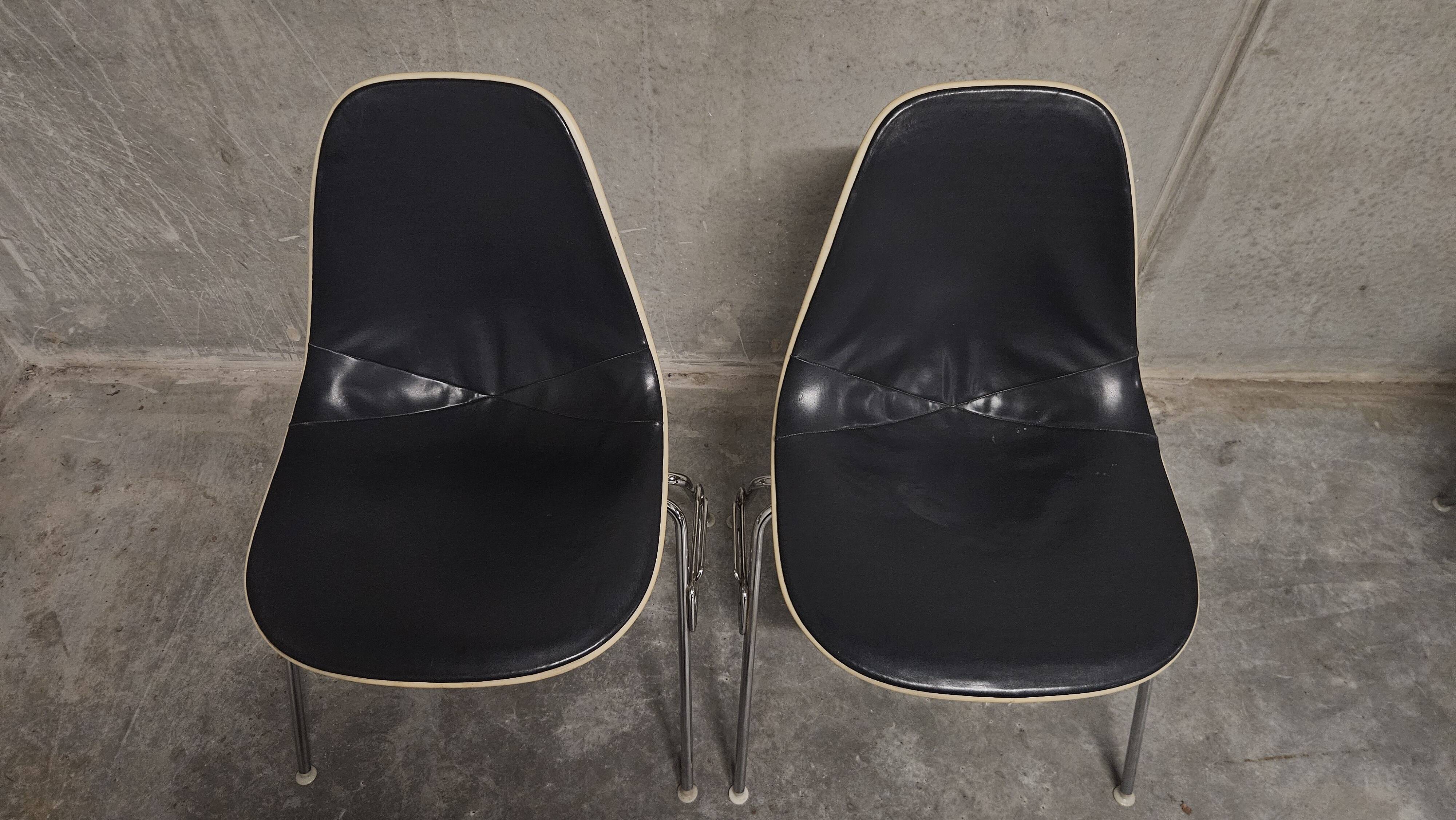 Eames chair by herman miller - model dss