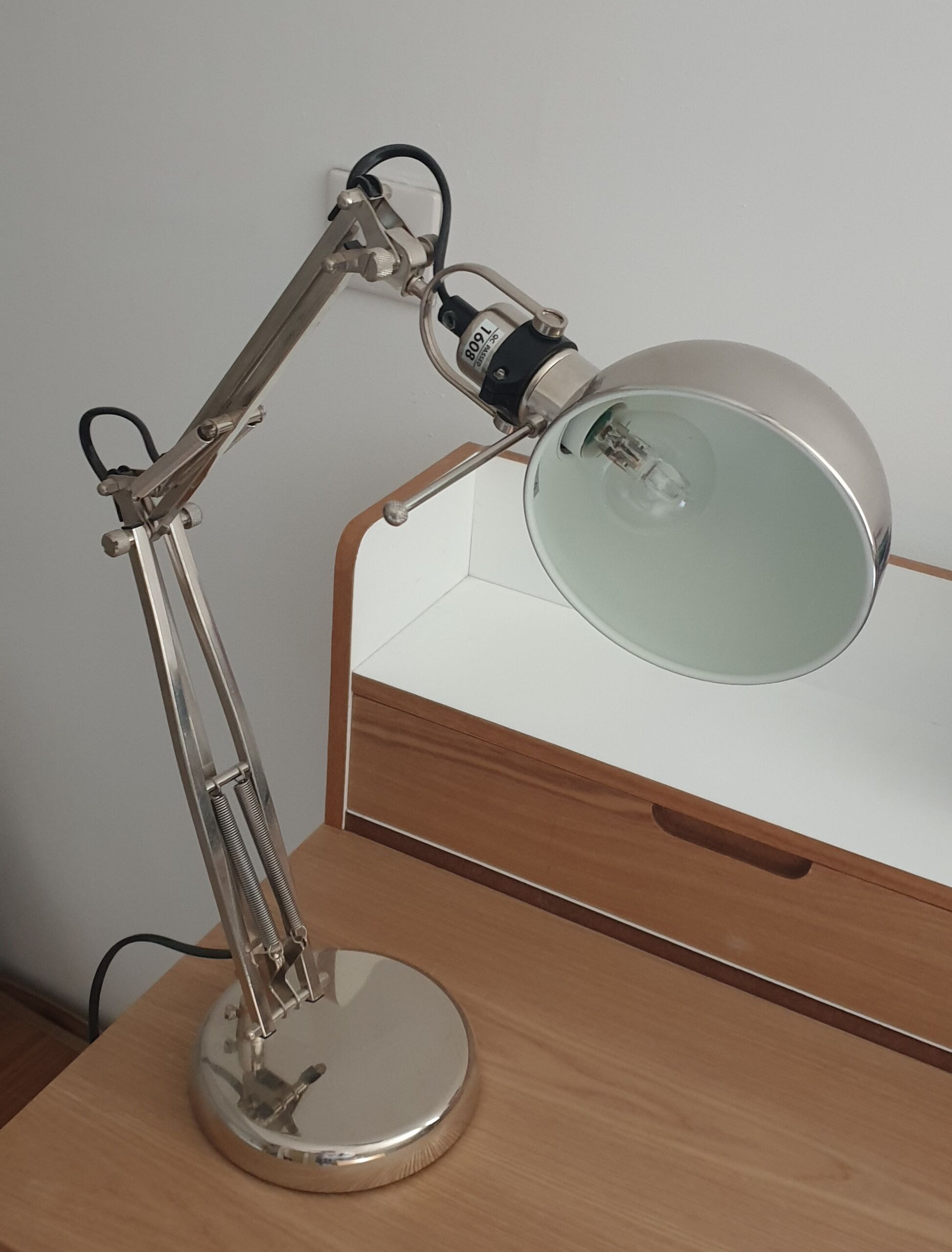 Metal desk lamp