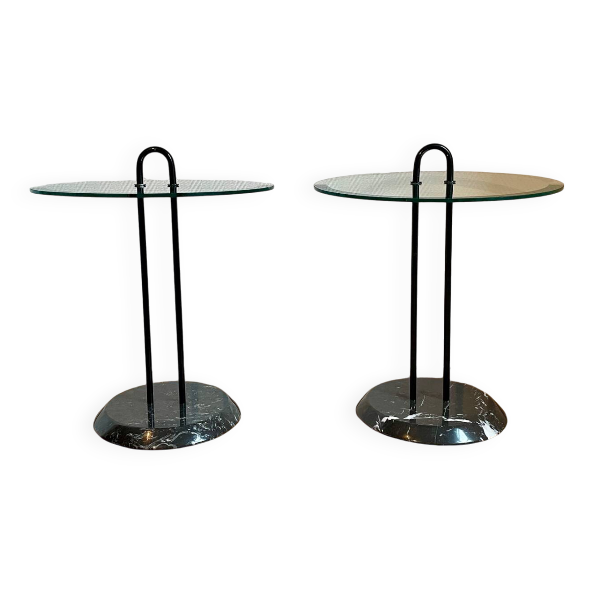 Paire de tables d’appoint par Vico Magistretti