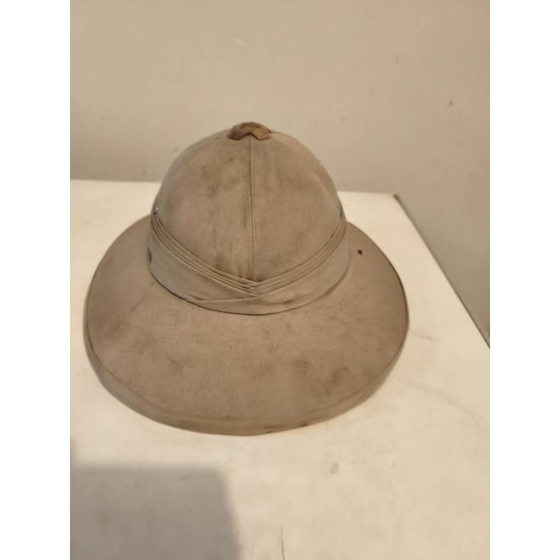 Colonial hat Ha Noi Vietnam TOT
