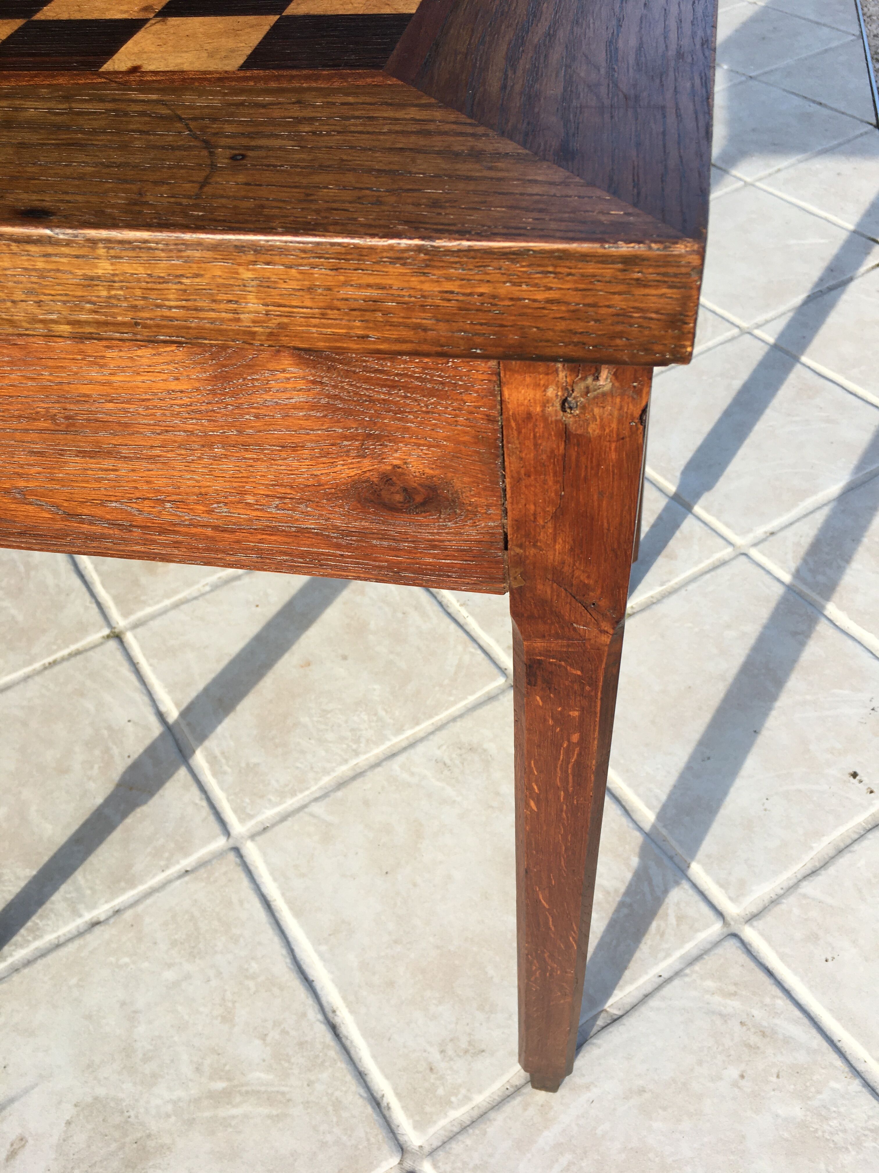 Table échiquier