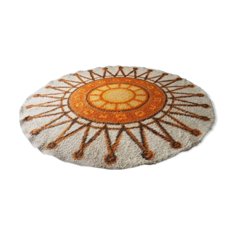 Vintage retro circular orange & cream sun burst patterned shag pile rug 1960s