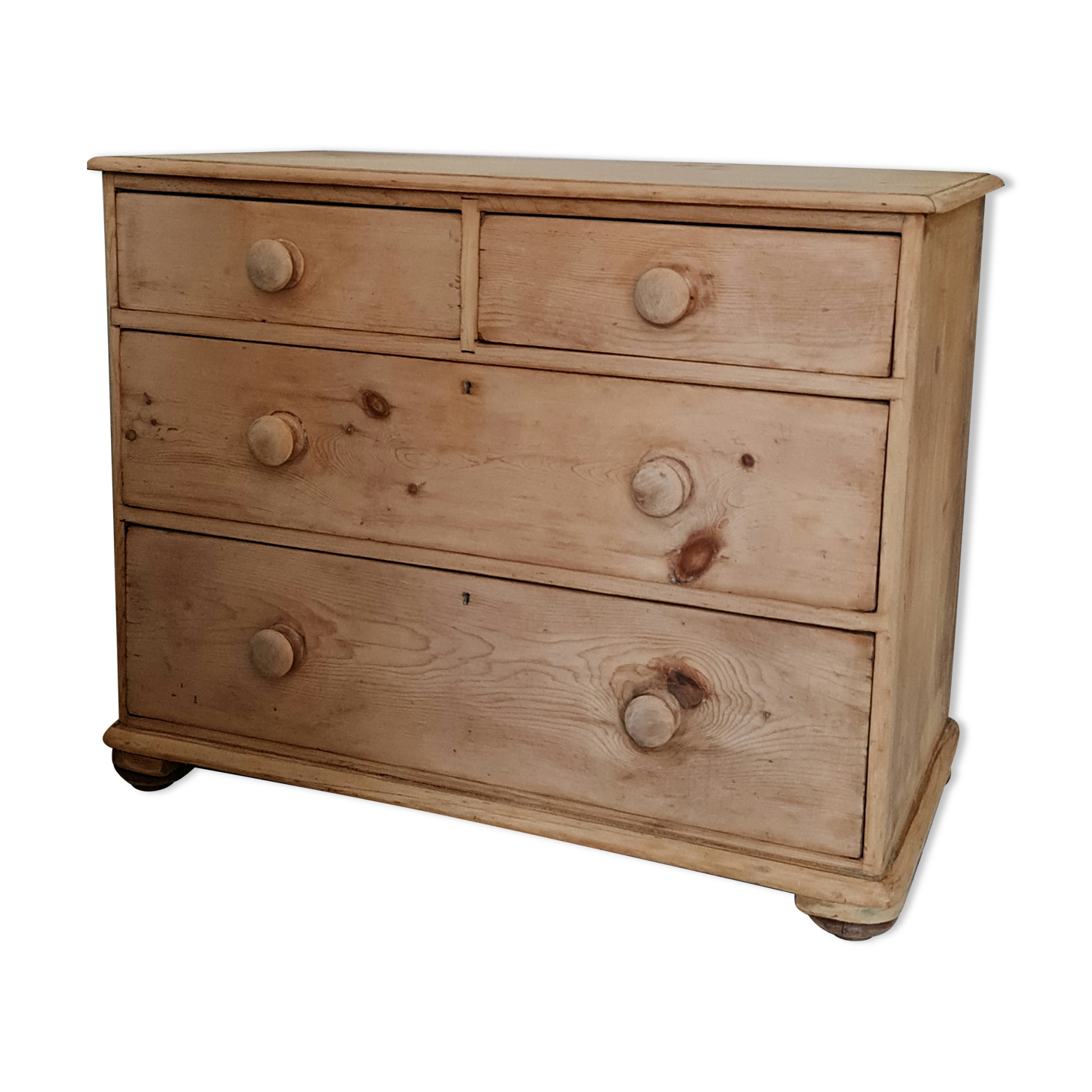 Old English chest of drawers in pine entirely sanded