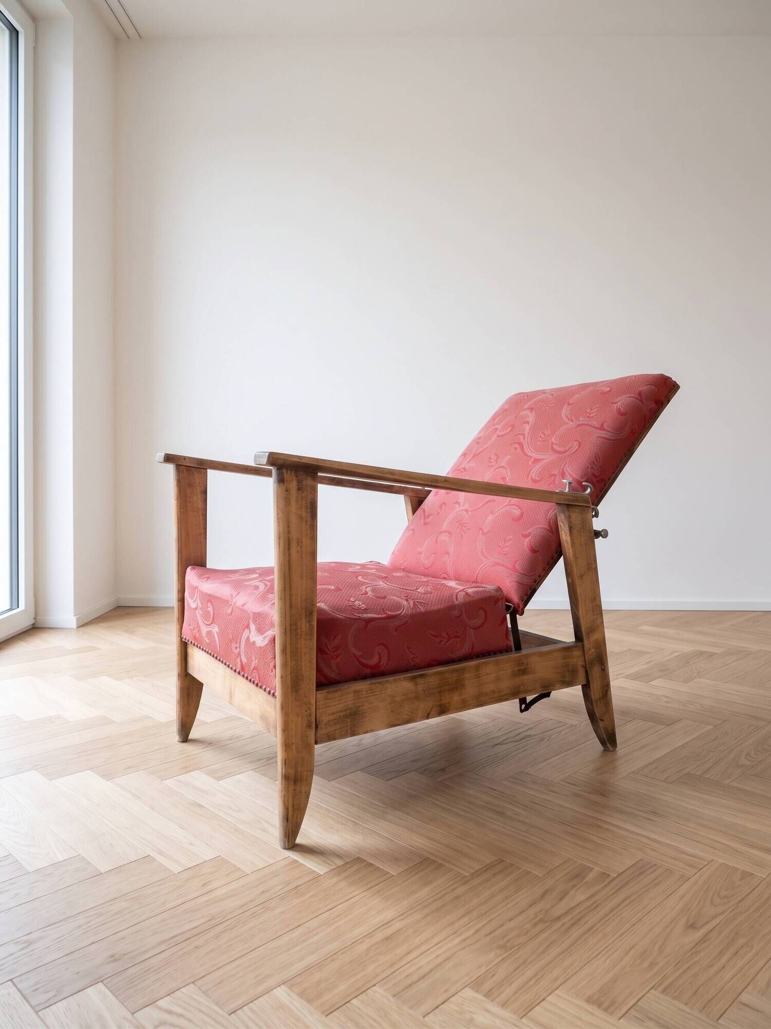 Vintage reclining armchair Retro in wood and red fabric