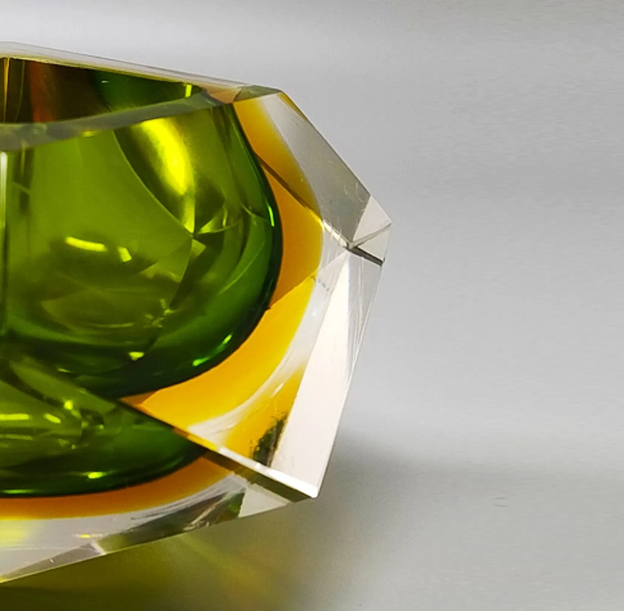 1960s Gorgeous green ashtray or catch-all by Flavio Poli for Seguso
