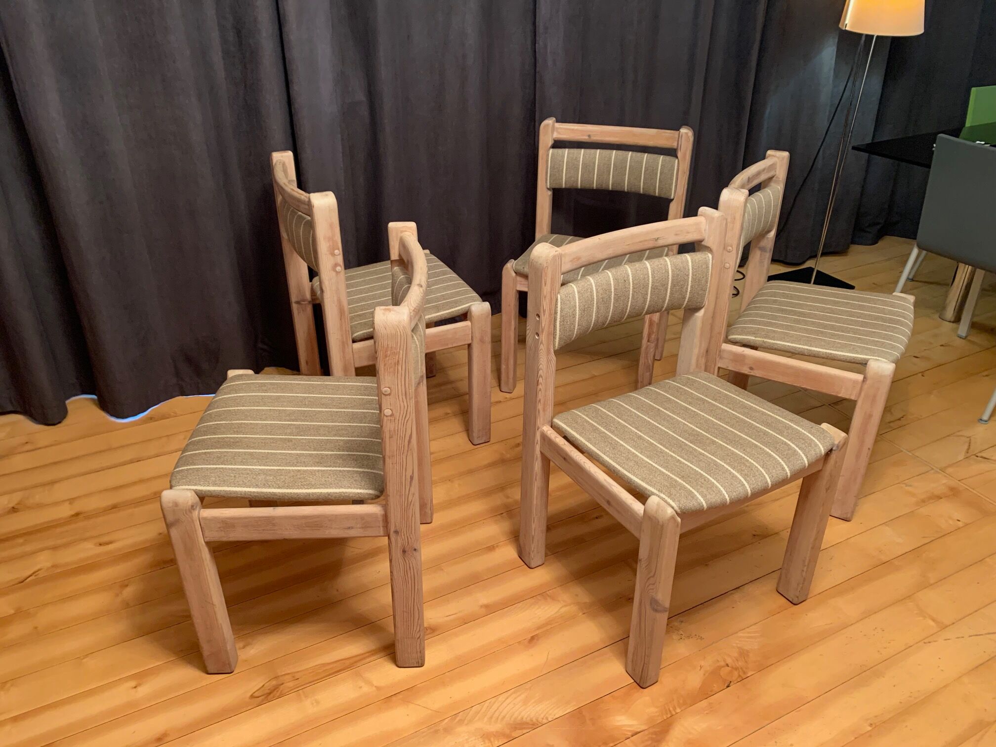 Set of five Thorsø Stolefabrik chairs, Denmark, 1970s.