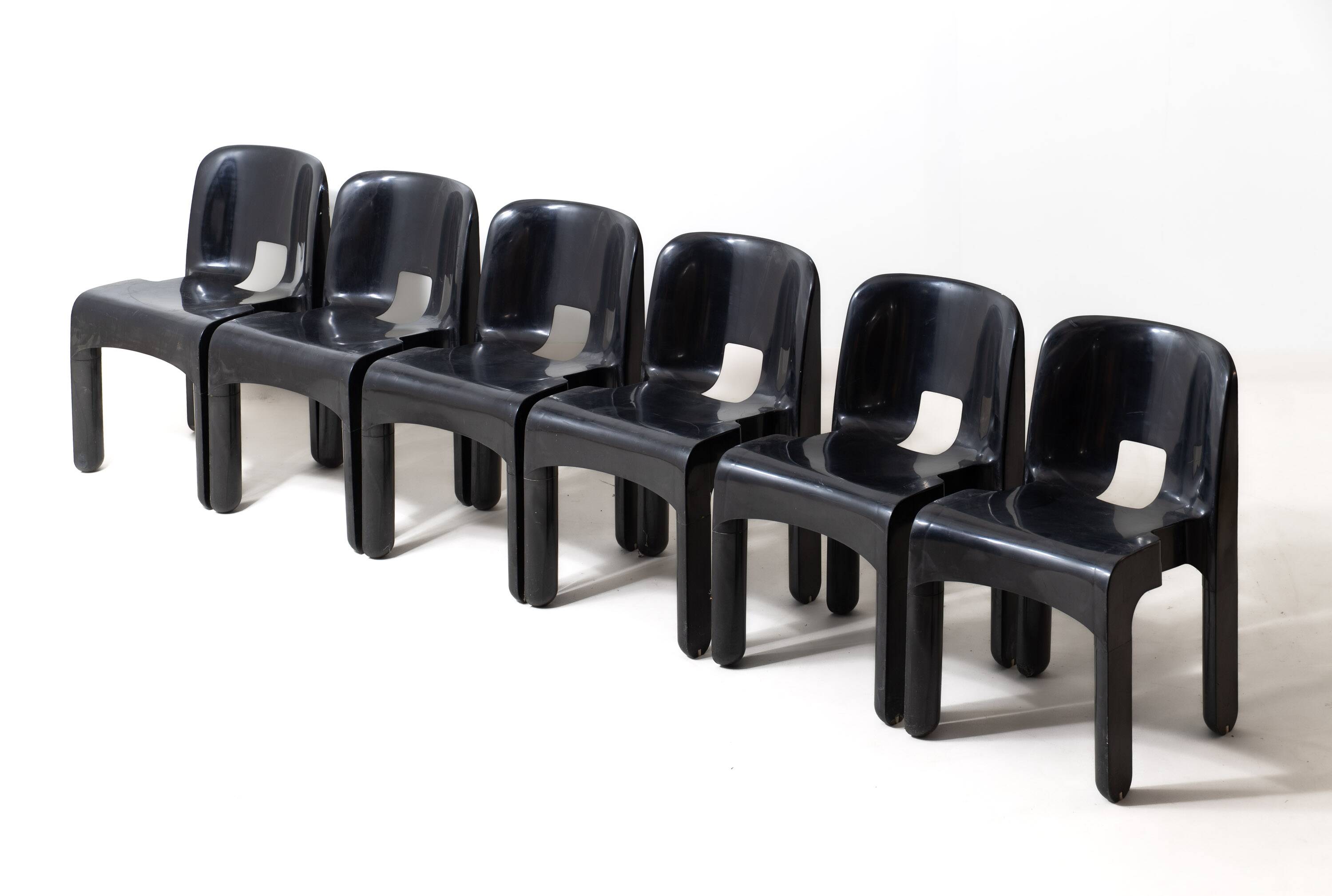 Ensemble de 6 chaises 'Universale' par Joe Colombo