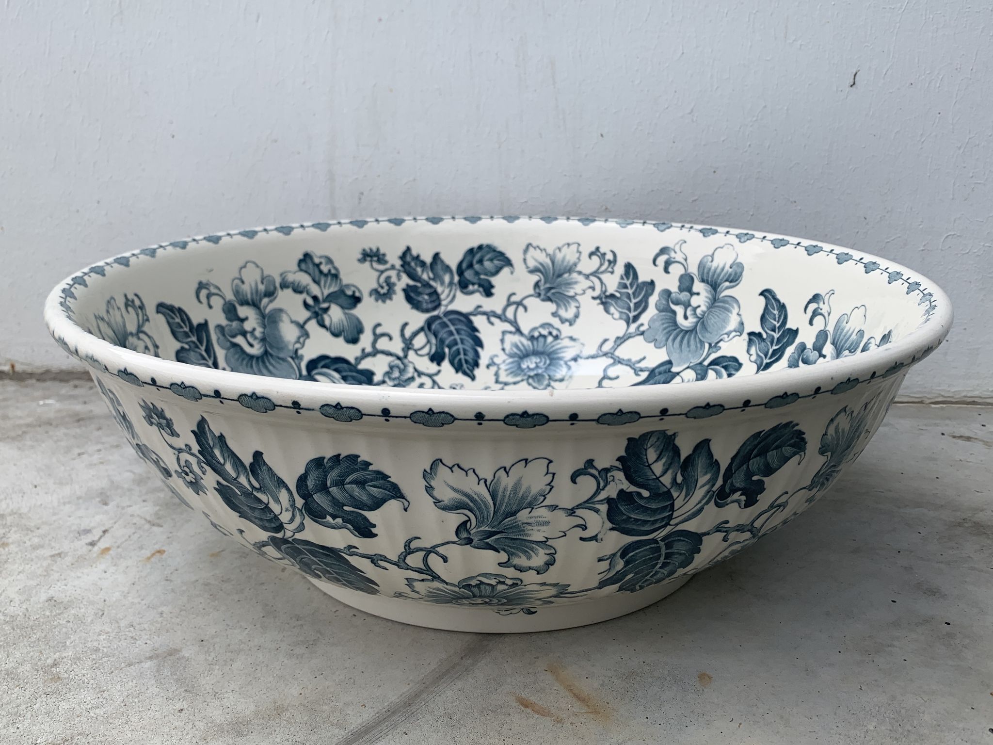 Bowl in Longwy earthenware, lemon model