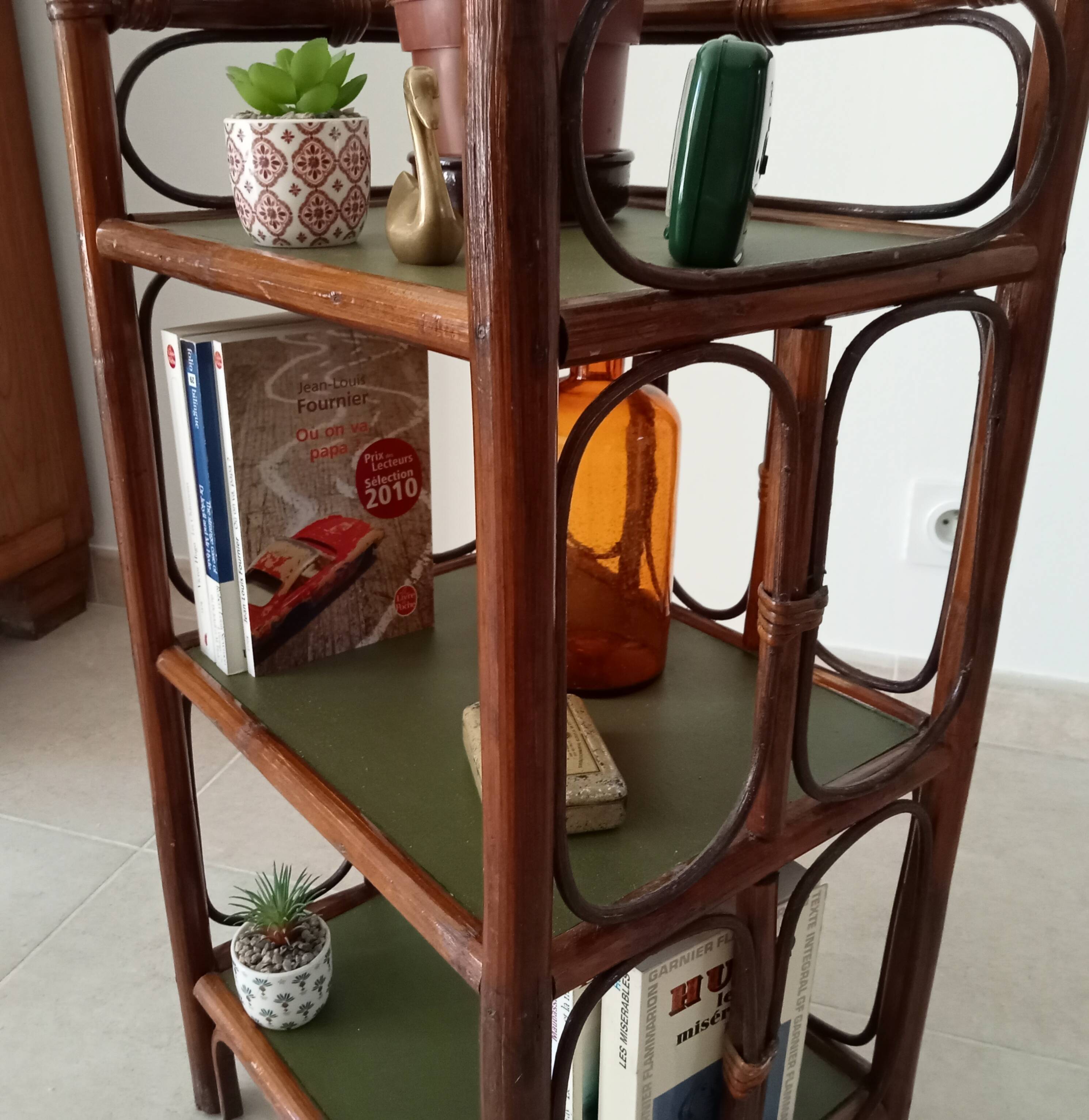 Vintage stand shelf in bamboo and rattan