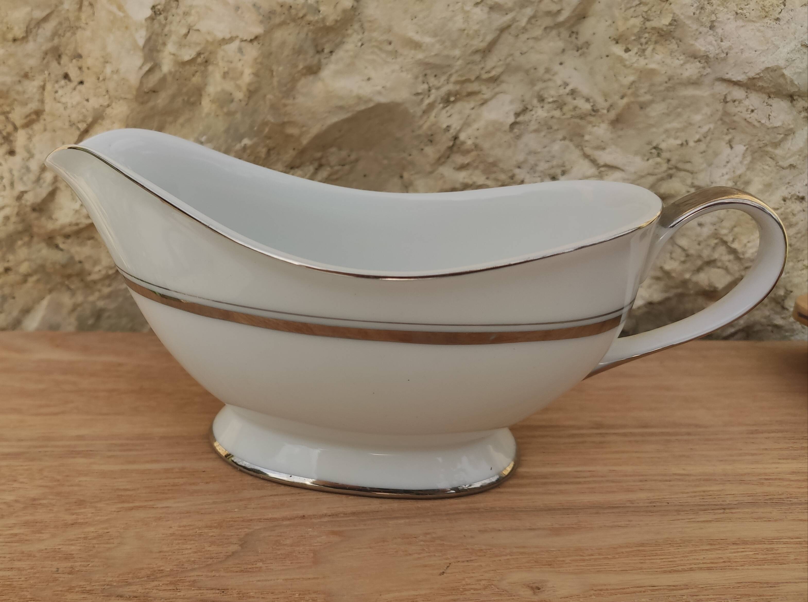 Porcelain gravy boat