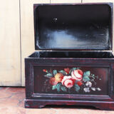 Lacquered wood chest, Napoleon III style