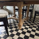 Extendable solid oak table