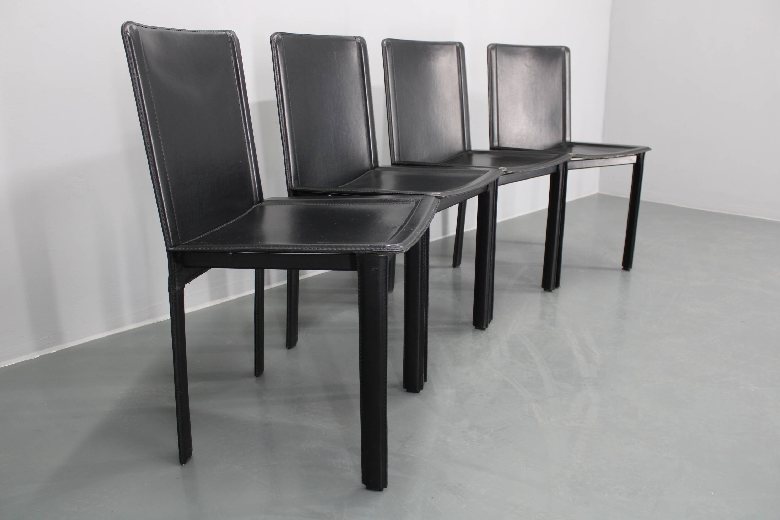 1980s Set of Four Dining Chairs in Leather in Matteo Grassi Style, Italy