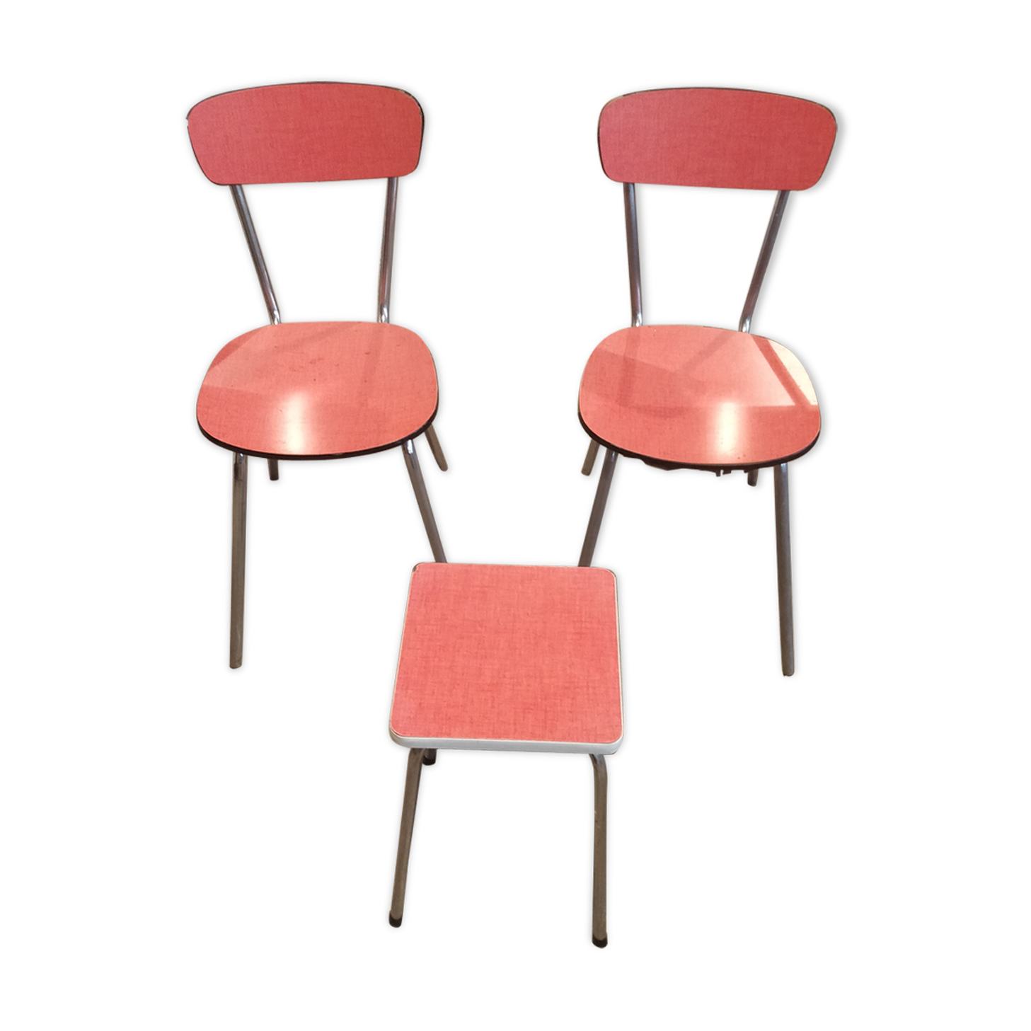 Lot de 2 chaises plus 1 tabouret formica