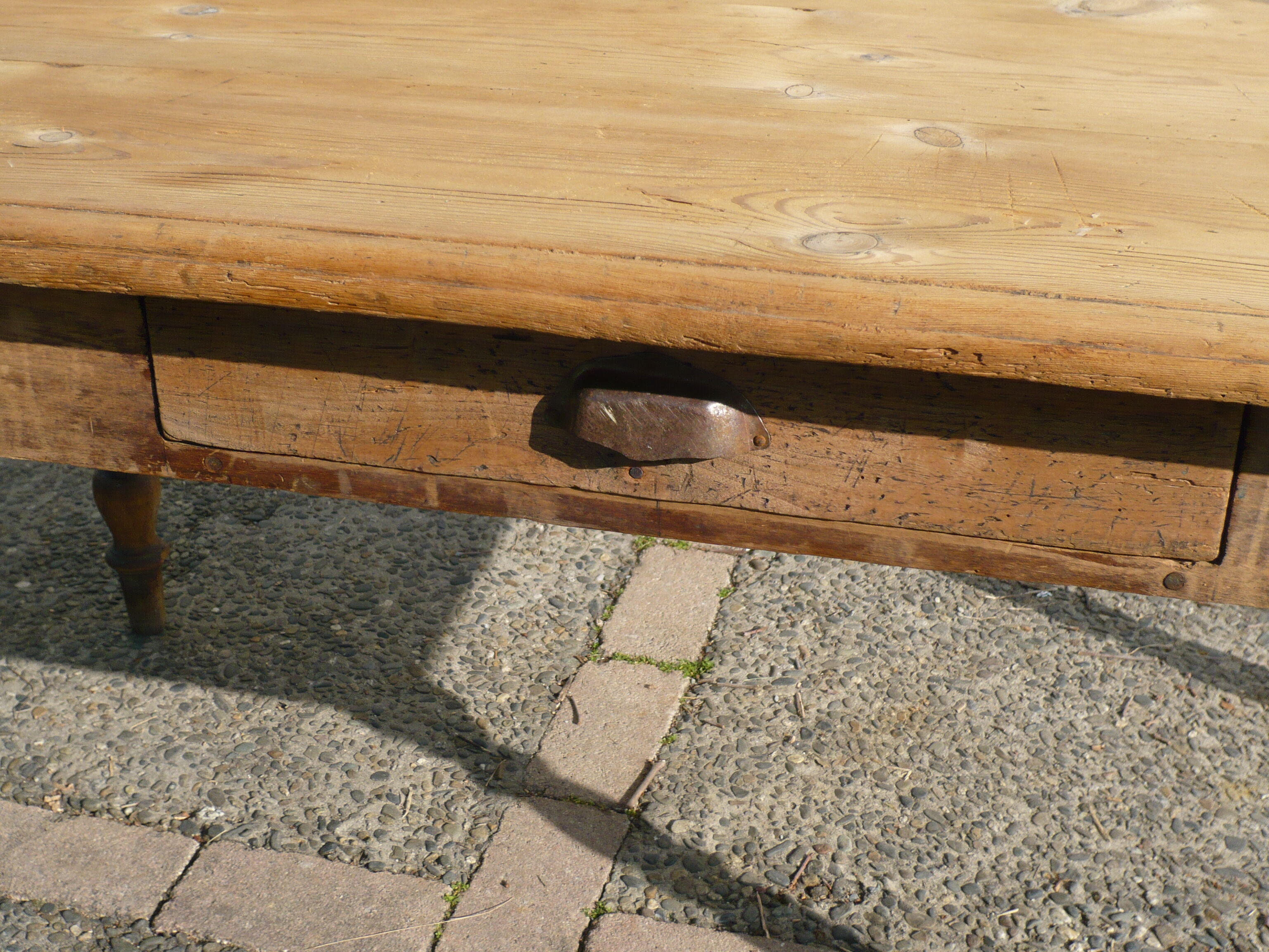 Farm table