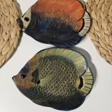 Set of 2 fish-shaped trays.