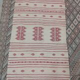 Hand-woven beige and red carpet 67x123cm