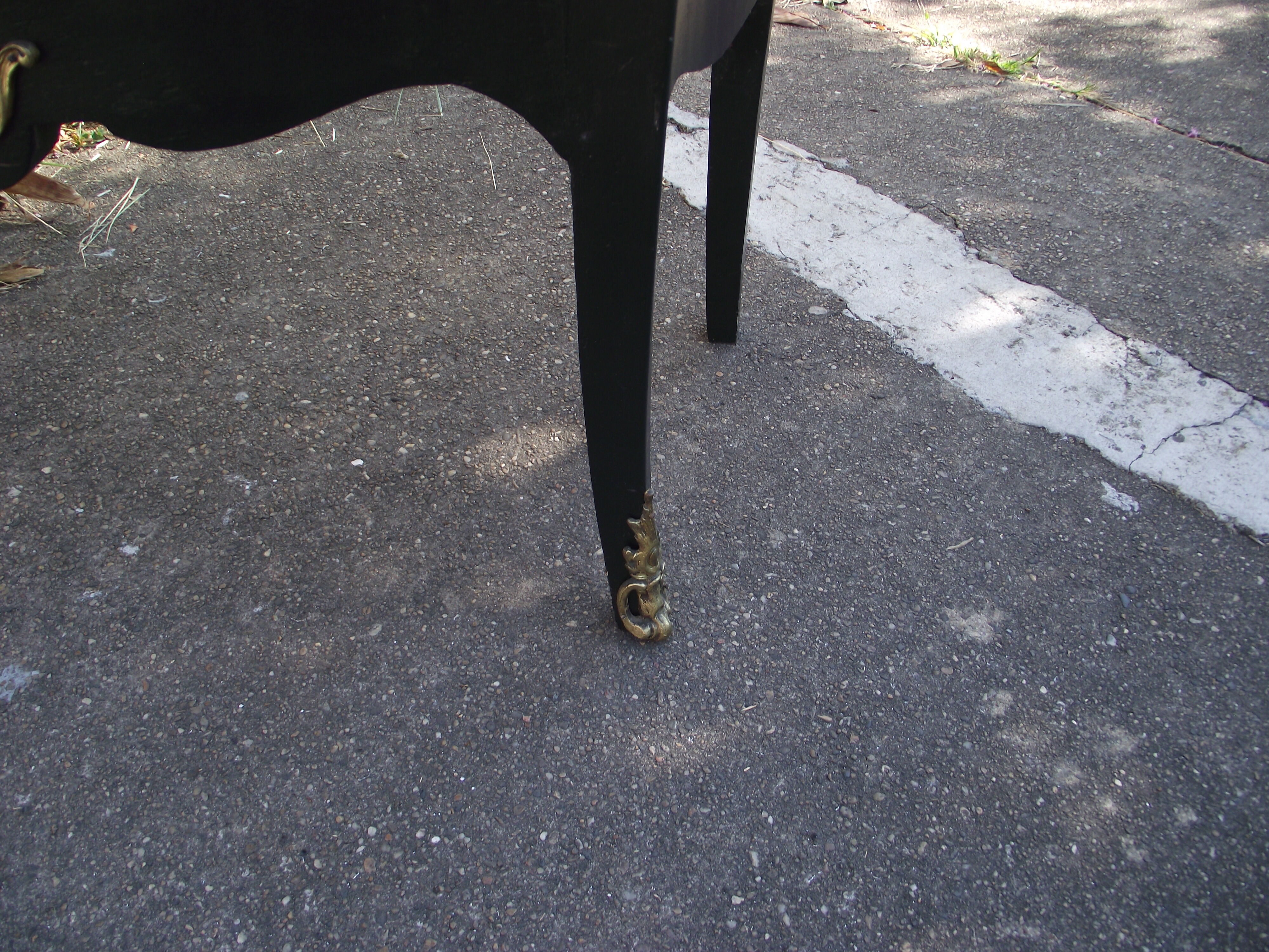 Chest of drawers between two Louis XV style late 19th early 20th.
