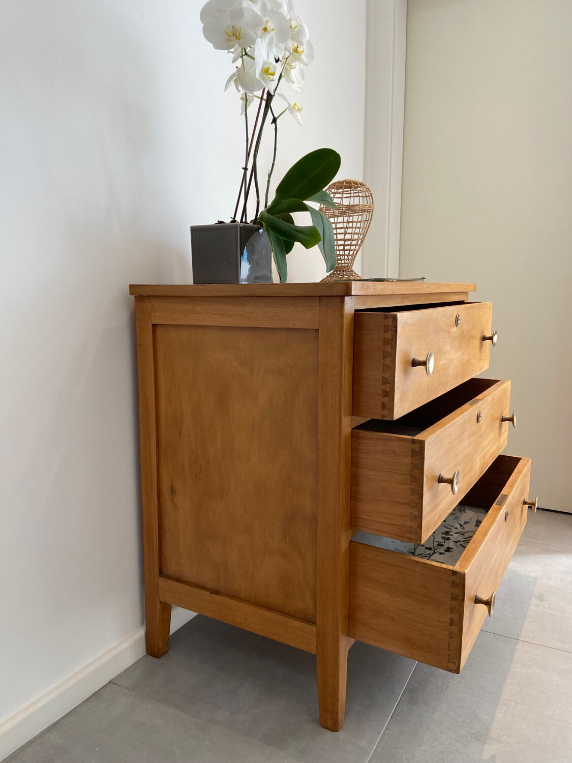 Vintage chest of drawers