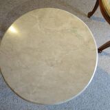 Table basse Ronde-Bois sculpté-Marbre blanc veiné-Style régence/louis XV