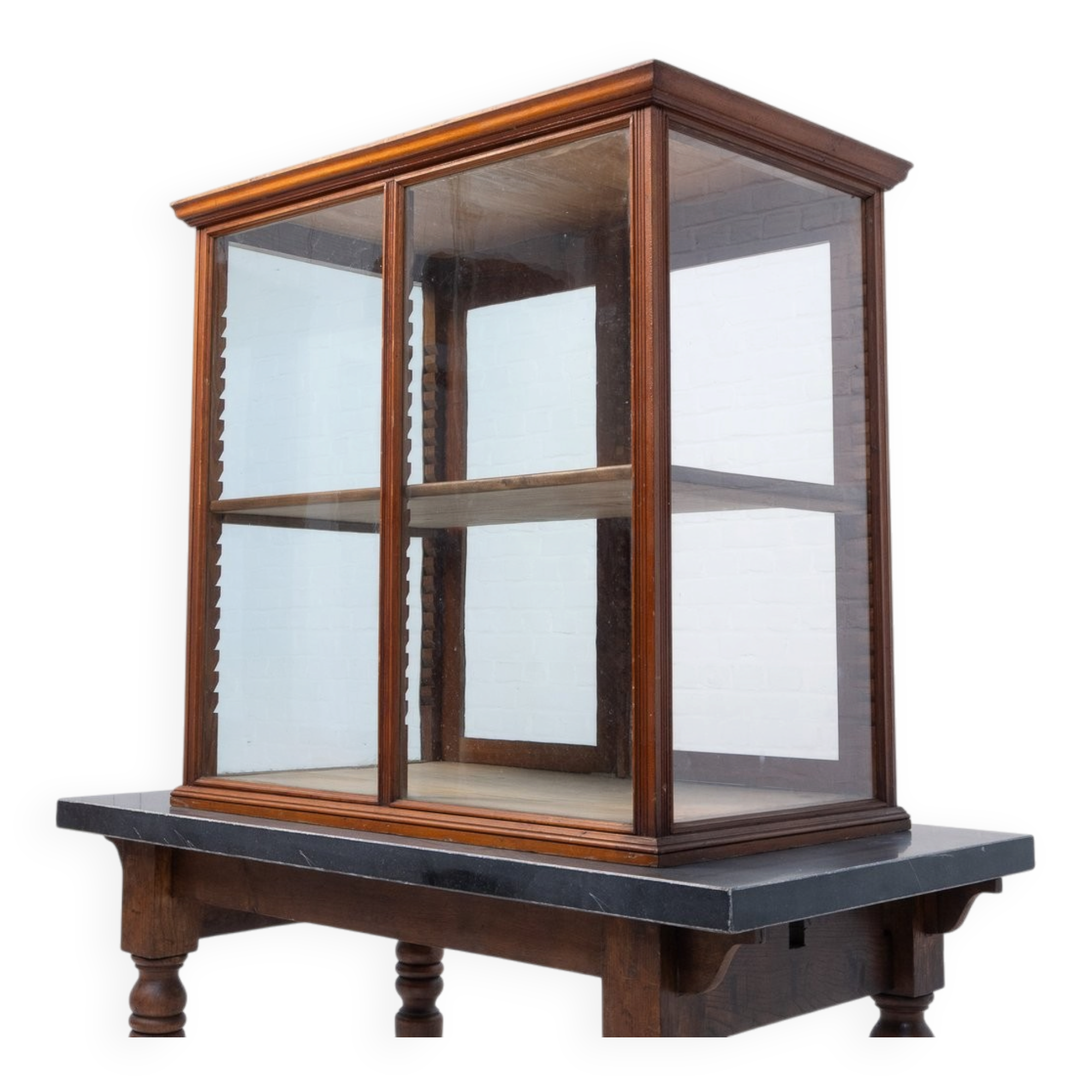 Vitrine de magasin d'antiquités, 1920