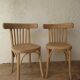 Paire de chaises bistrot en bois brut