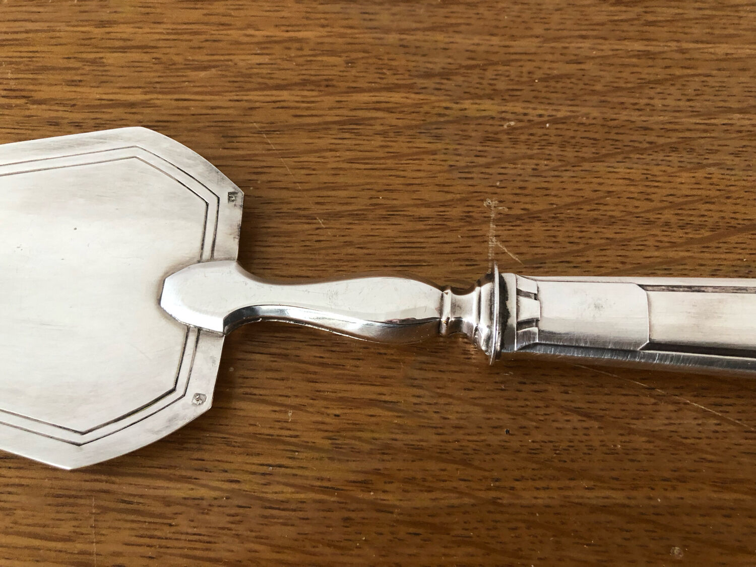 Silver pie shovel with original case