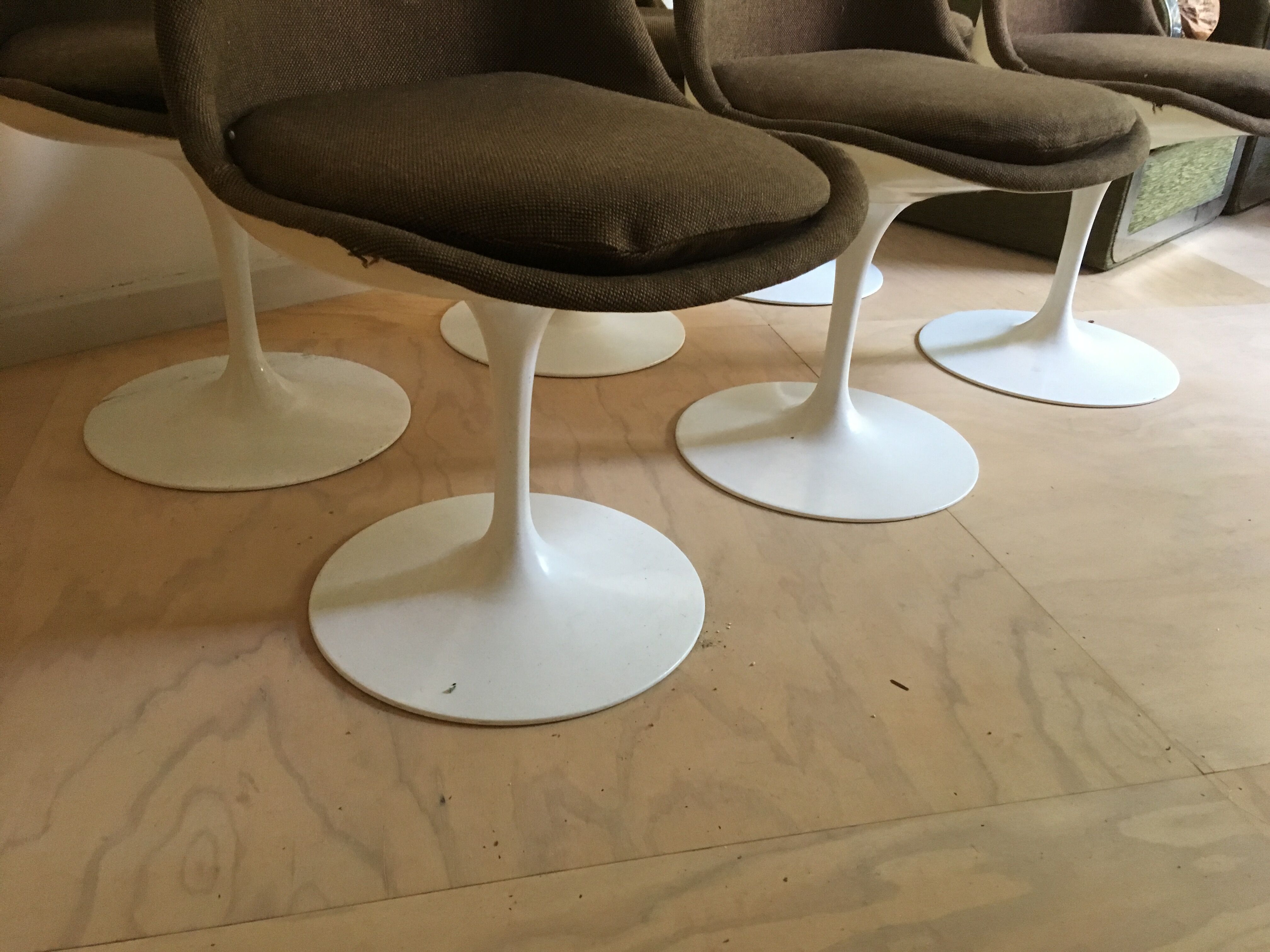 Eero Saarinen Tulip chair, produced by De Coene Courtrai
