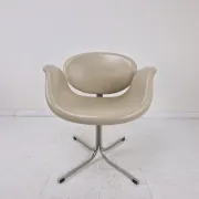 Set of 8 "Little Tulip" Chairs by Pierre Paulin for Artifort in Leather
