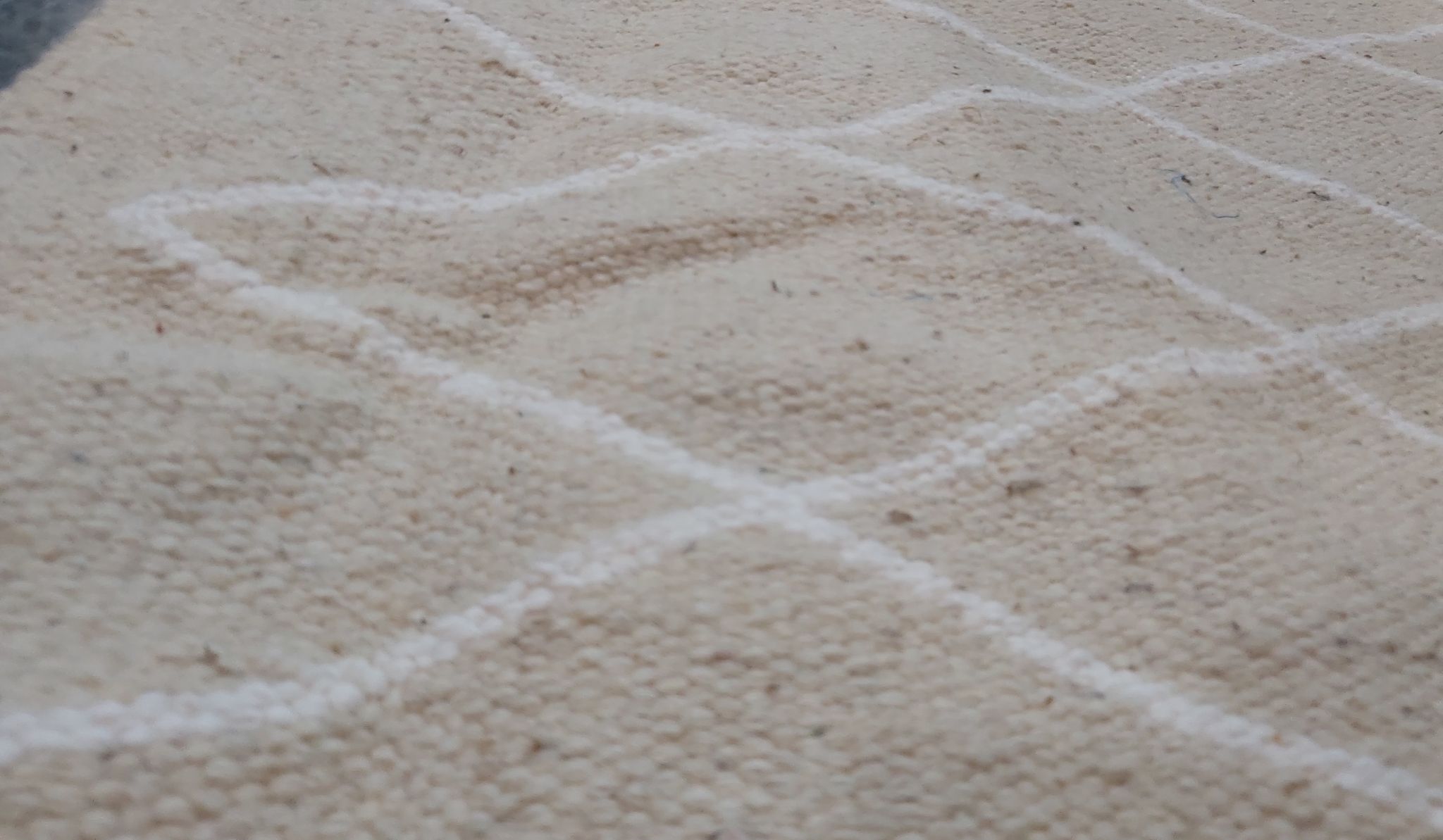 Tapis beige et blanc fait main en pure laine 65x144cm