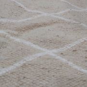 Tapis beige et blanc fait main en pure laine 65x144cm