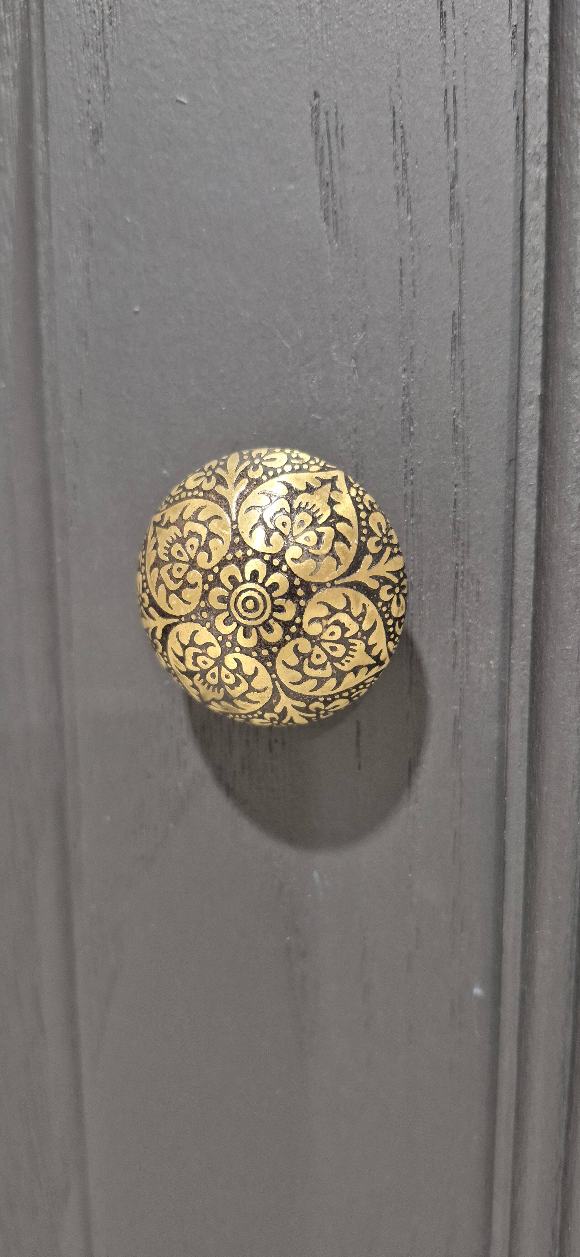 Buffet with 2 doors and 2 drawers