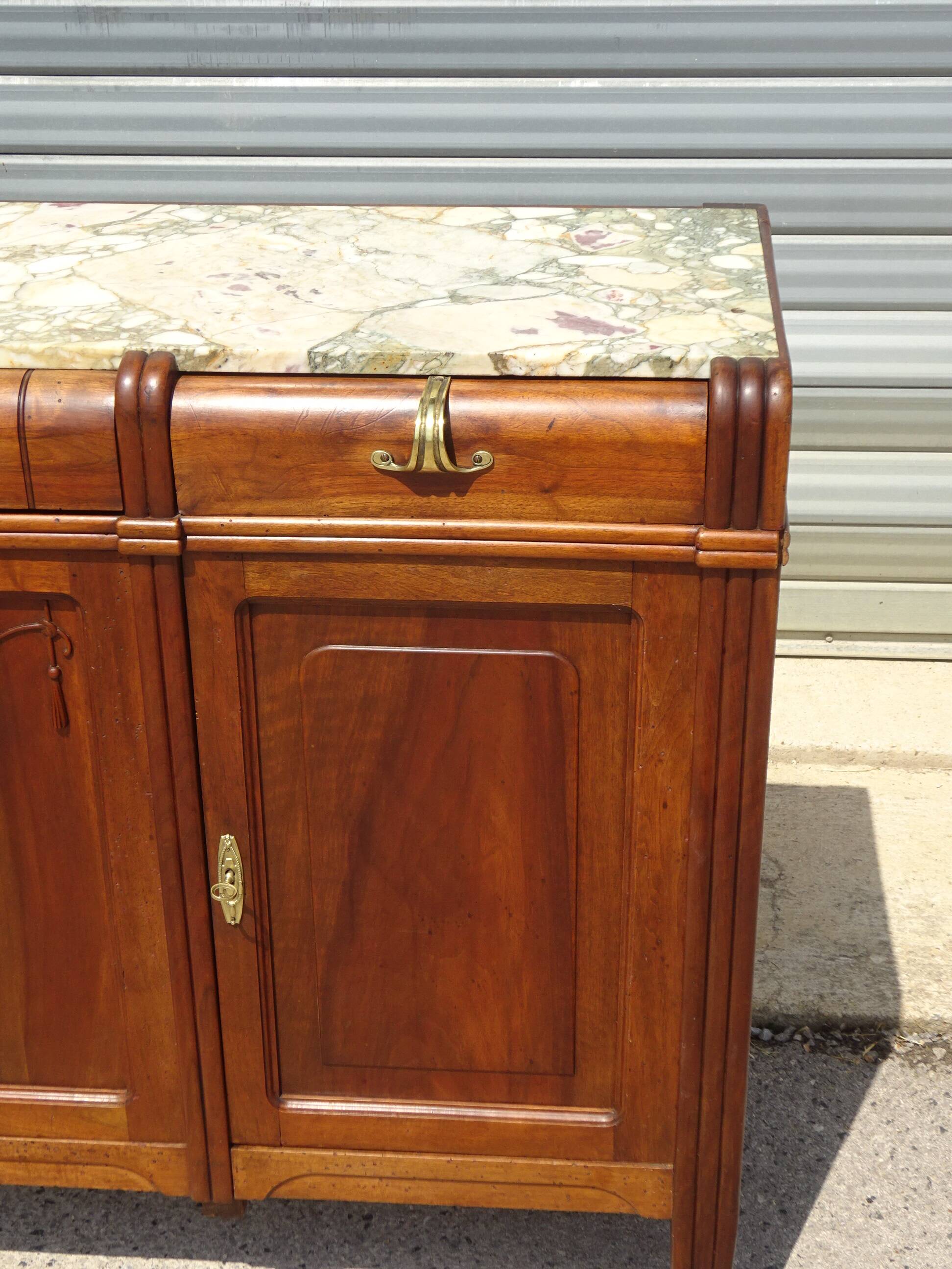 Art Deco sideboard in walnut with a marble top