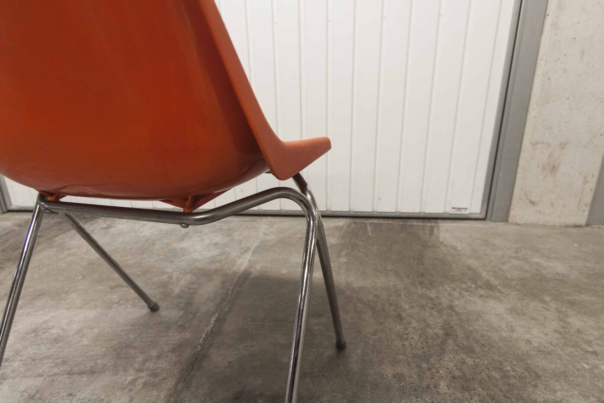 Hille chair Airborne seats creation Robin Day made in France