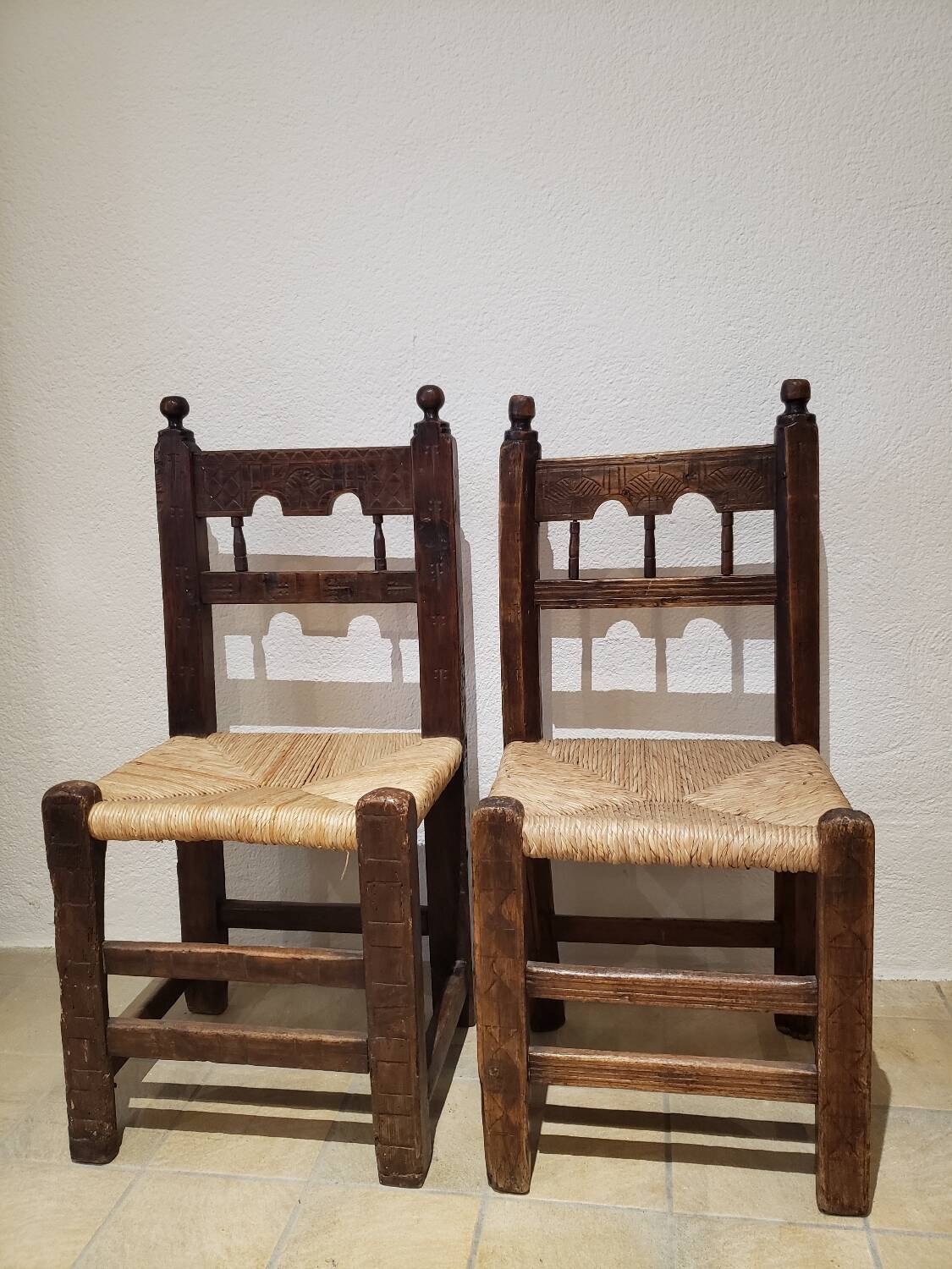 Pair of rustic chairs from the 19th century.