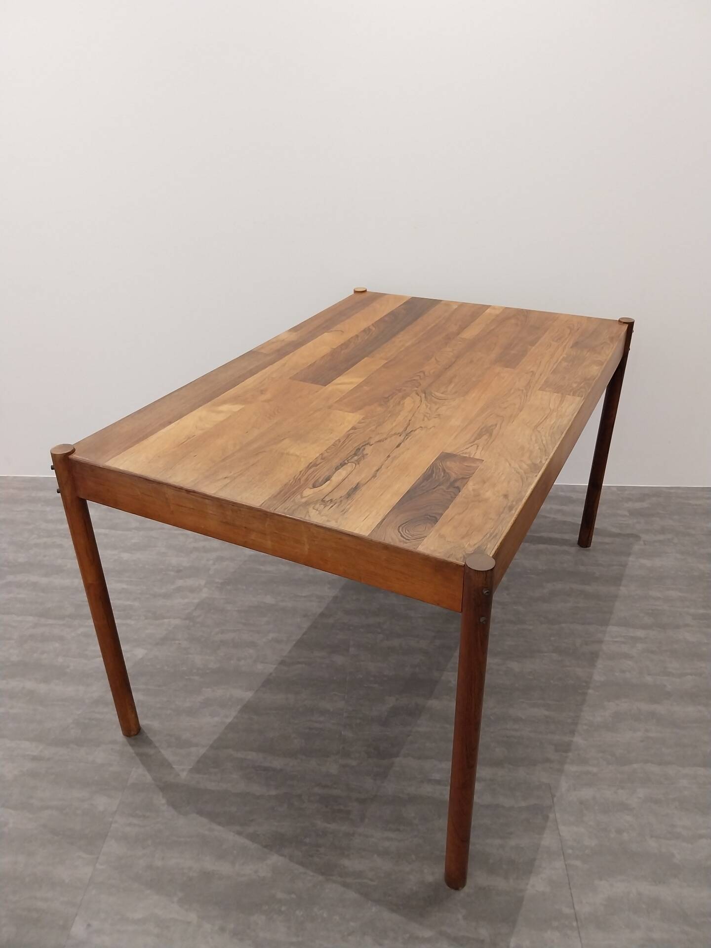 Dining table design Jorge Zalszupin