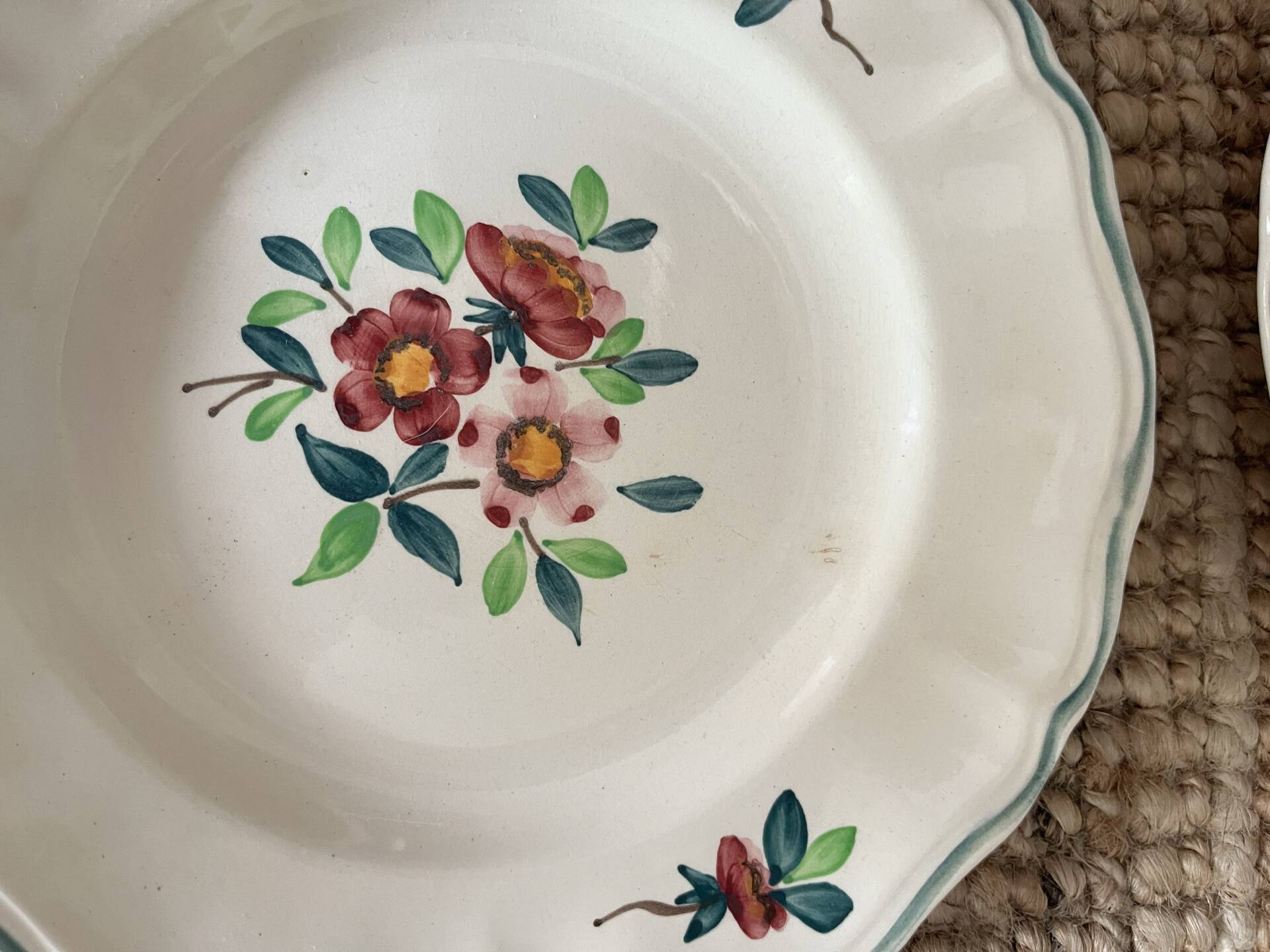 8 assiettes plates 