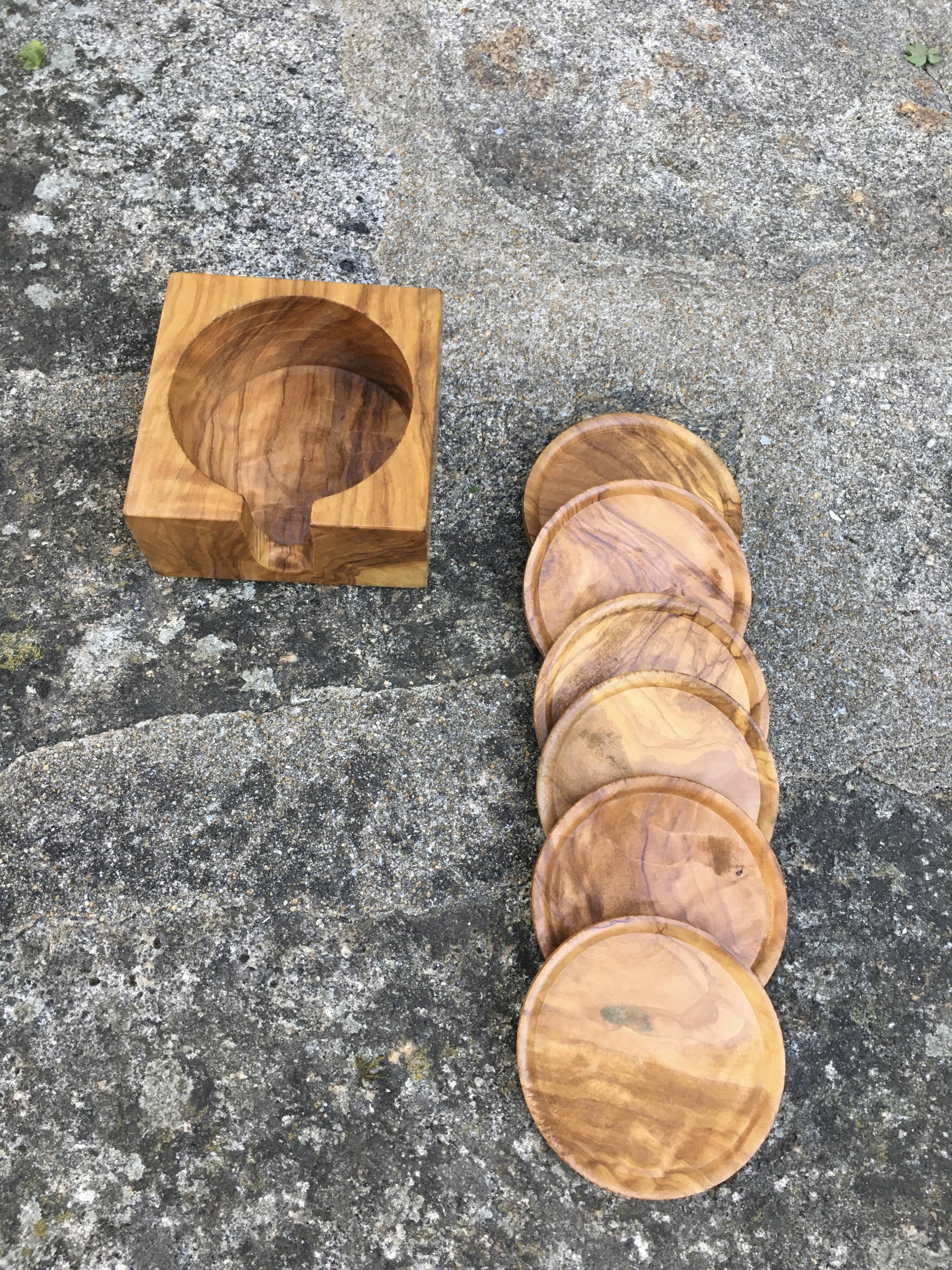 Set of 6 olive wood coasters