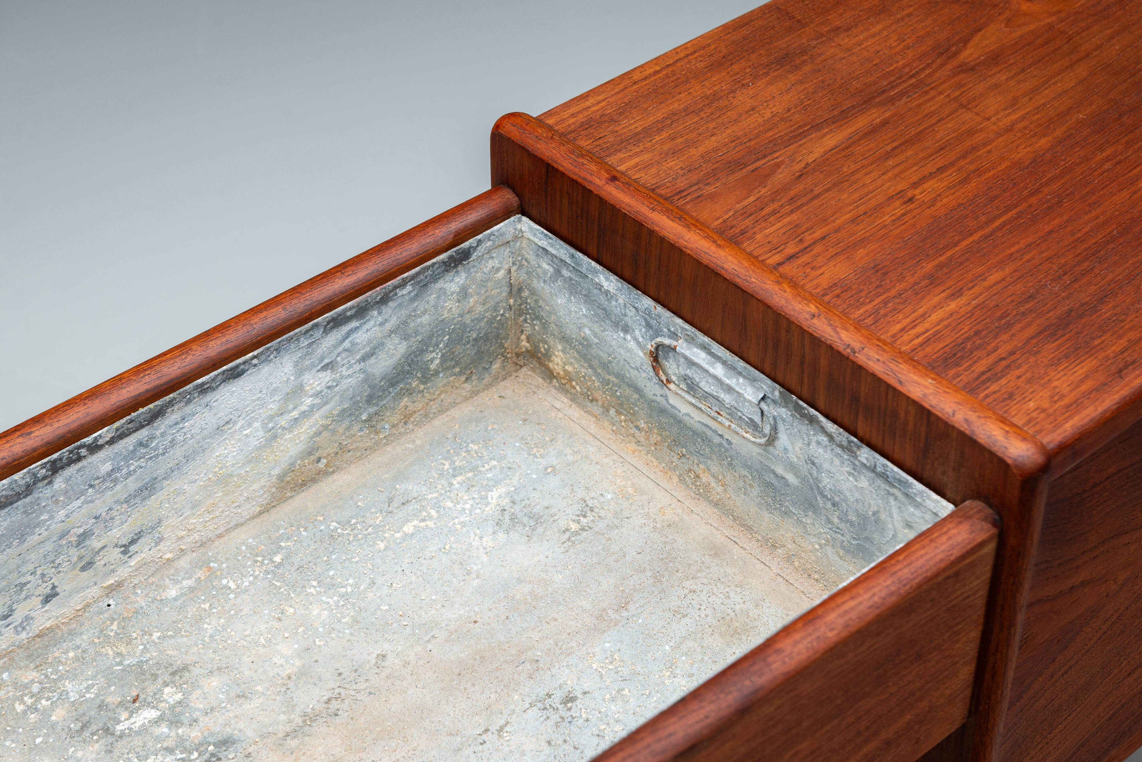 No. 36 teak planter by Arne Wahl Iversen for Vinde Møbelfabrik