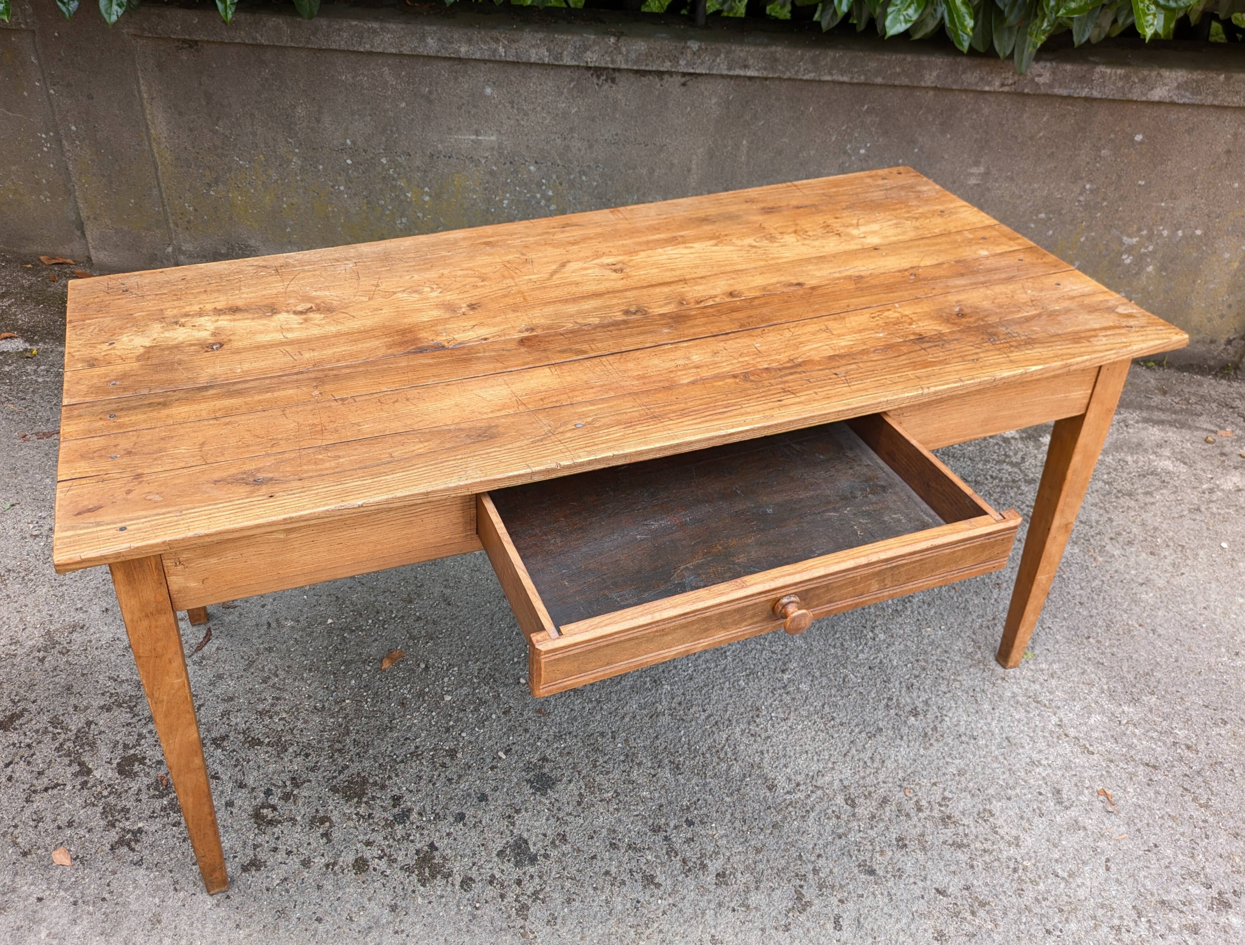 Table de ferme, France 1920