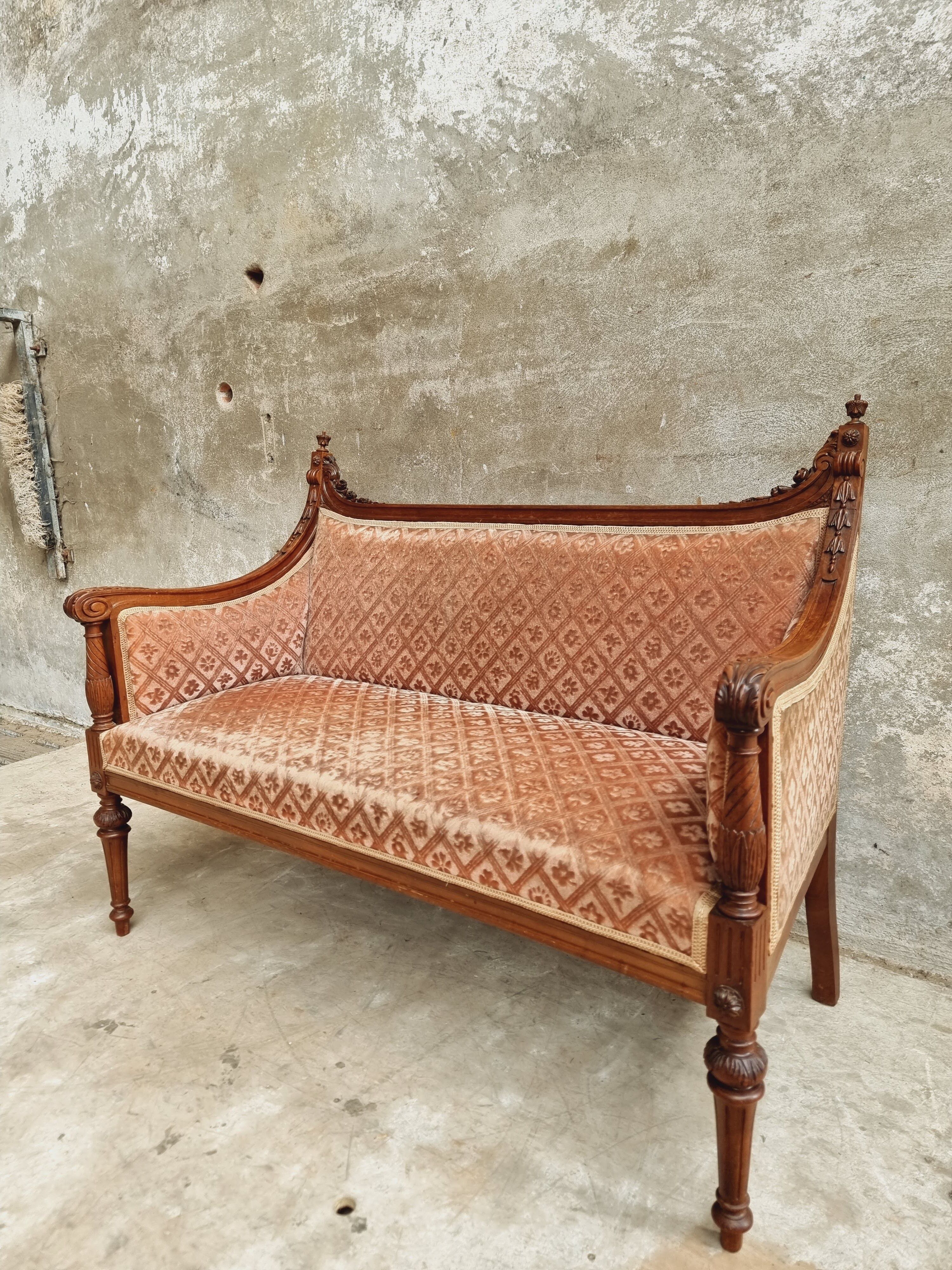 Antique sofa seat classic hall bench old pink